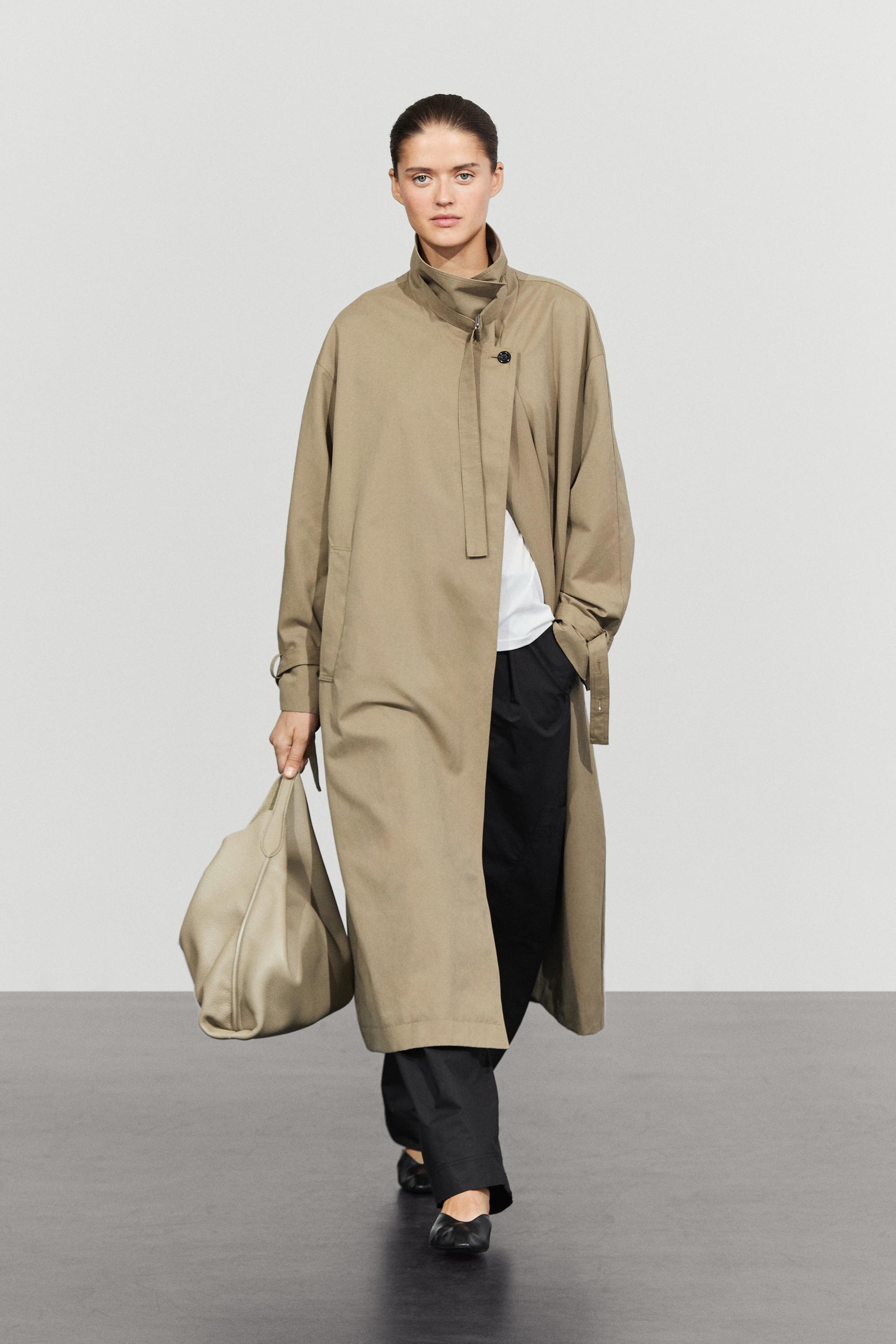 Trench lungo con fibbia