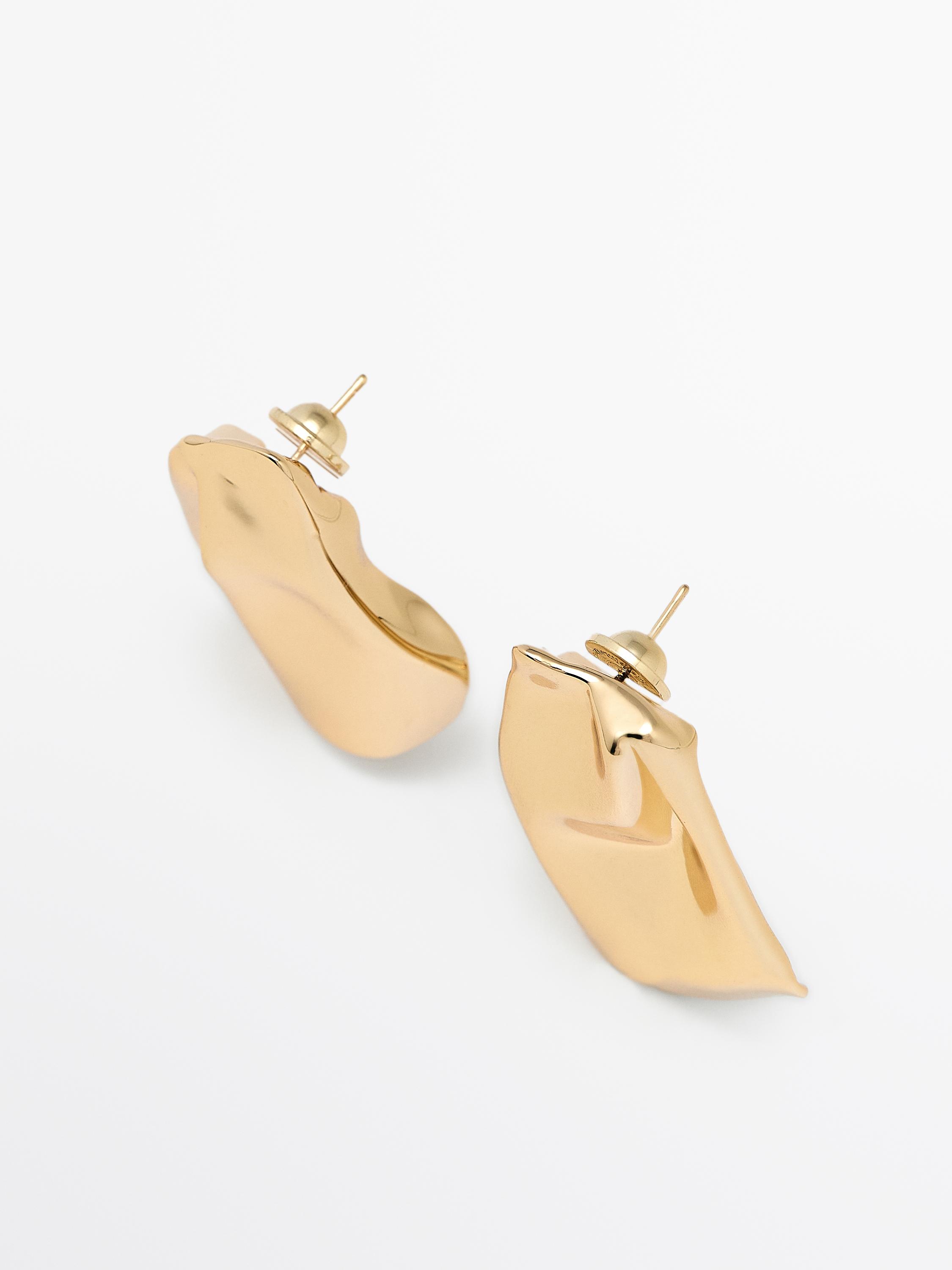 Серьги среднего размера с эффектом плиссе