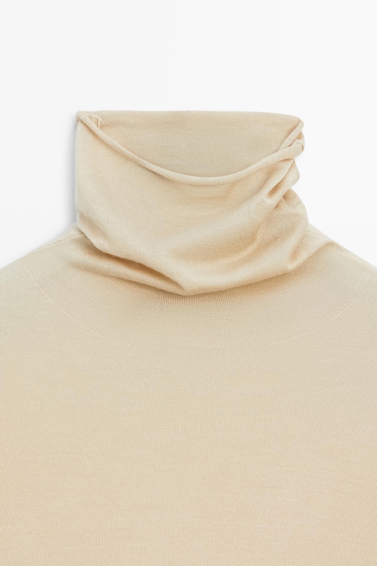 Long 100% silk turtleneck sweater — Light Beige