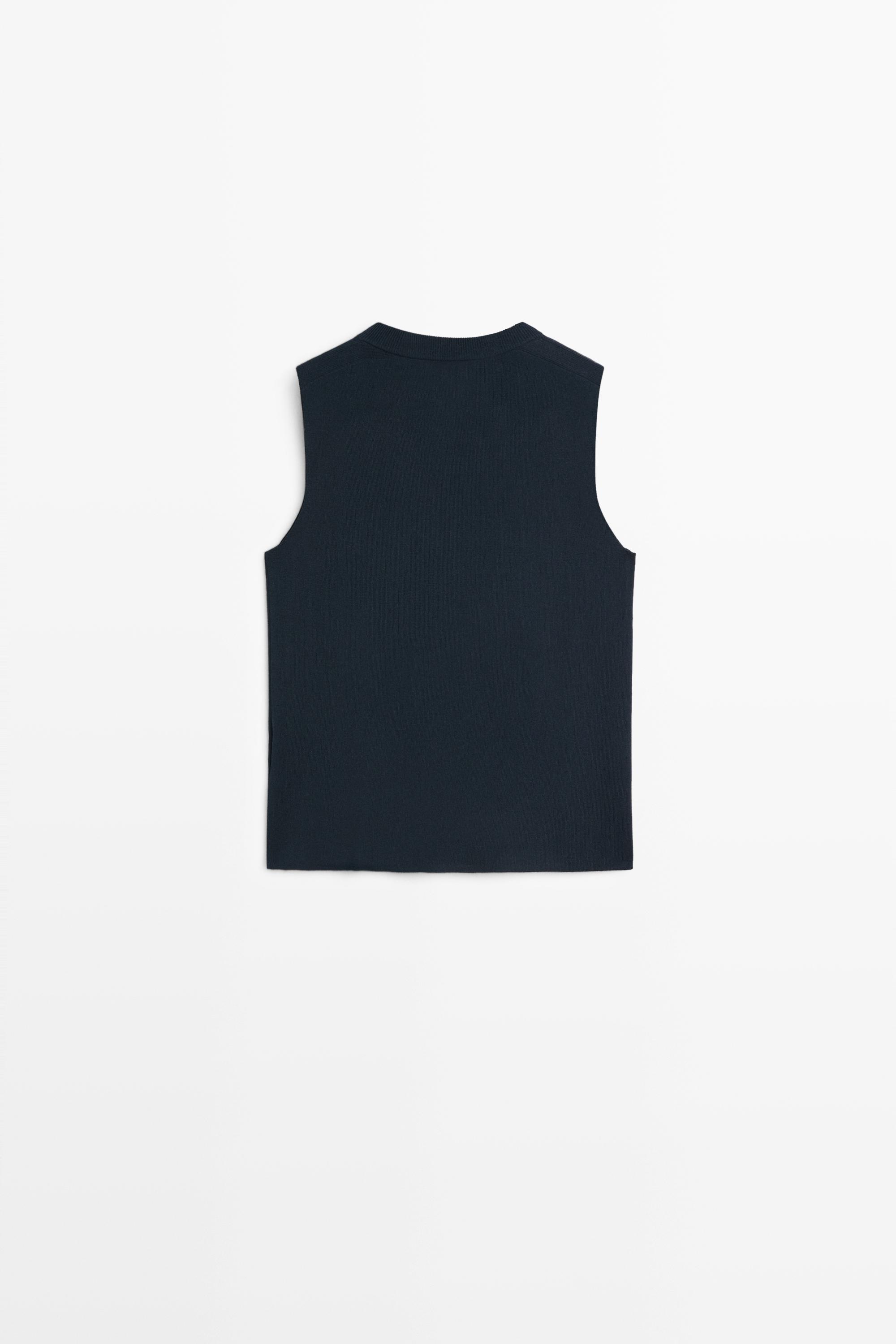 Fine-knit vest with covered buttons — NAVY BLUE