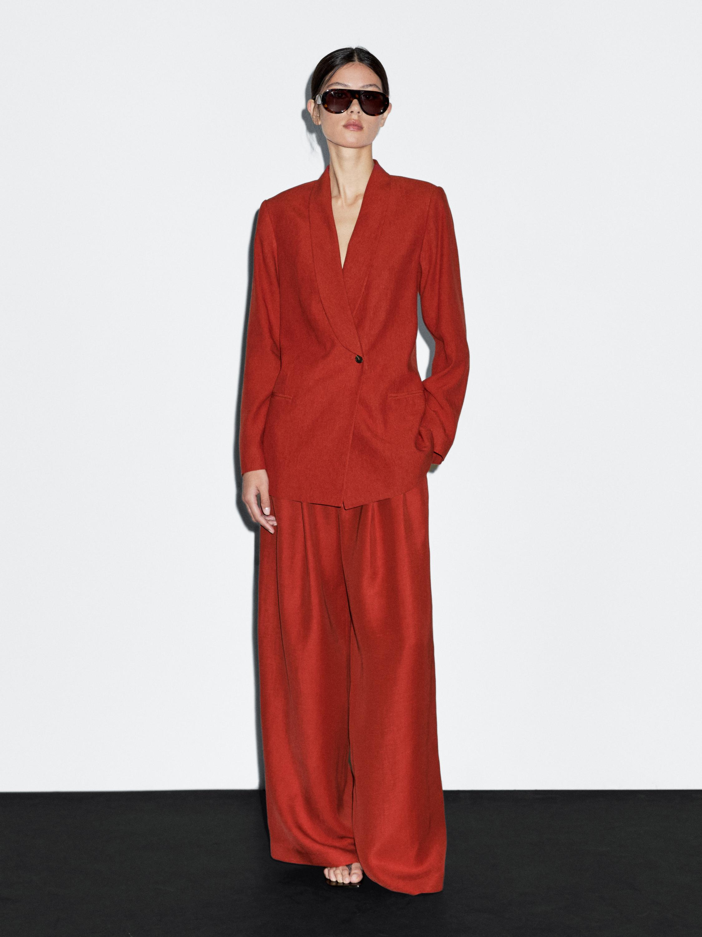 Straight-leg trousers with double dart detail