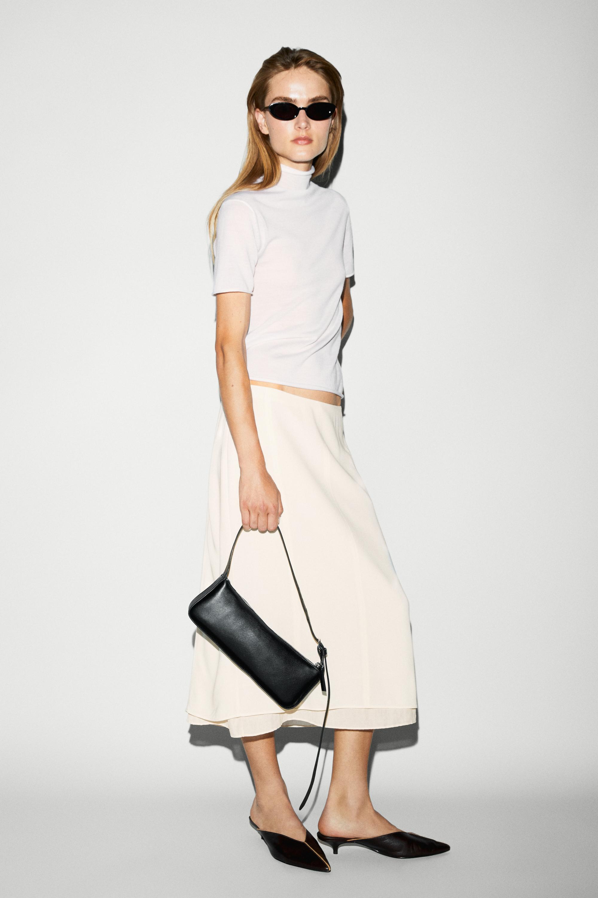 Short sleeve turtleneck knit sweater — CREAM