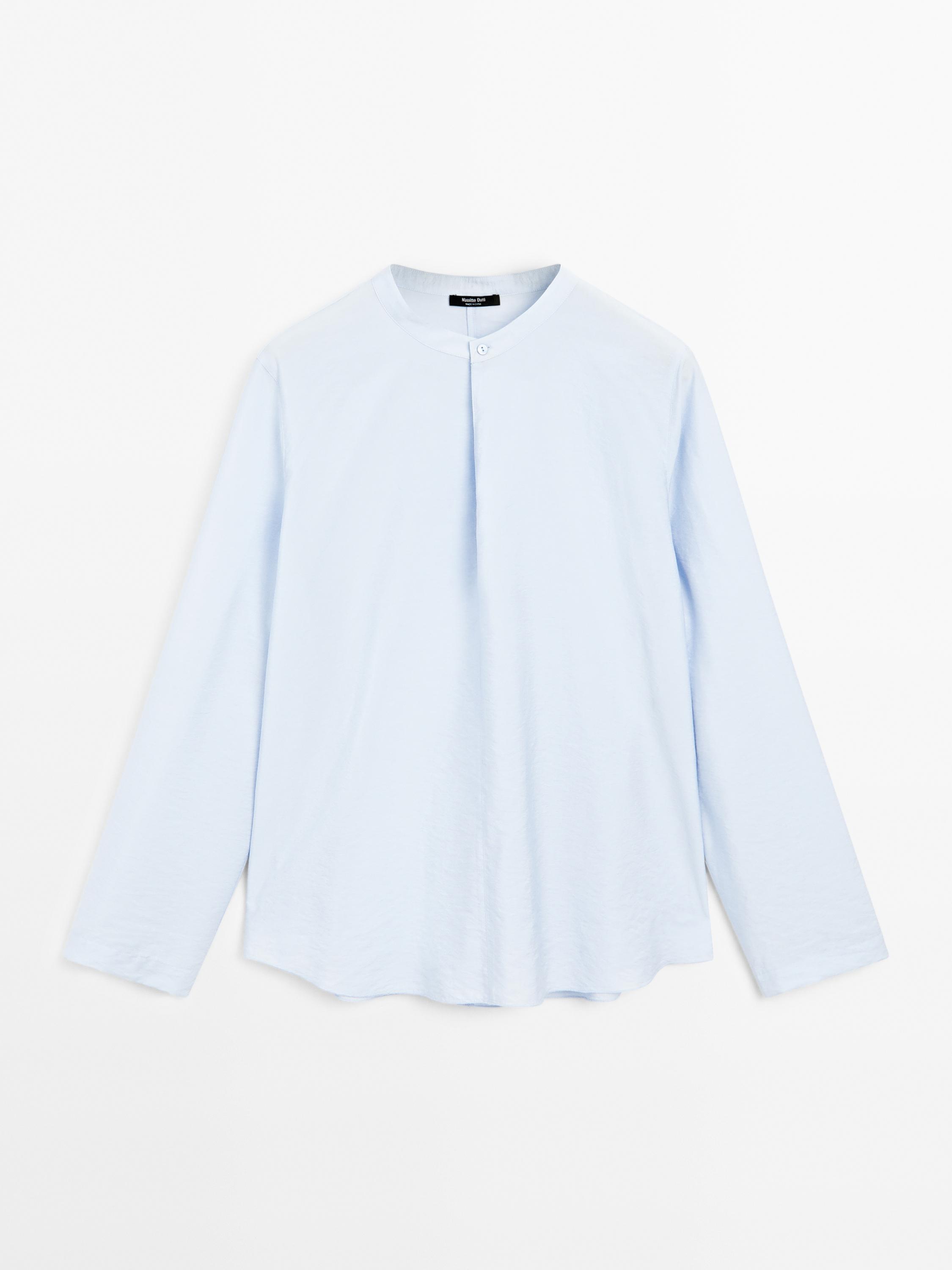 Blusa de manga comprida com pormenor na gola