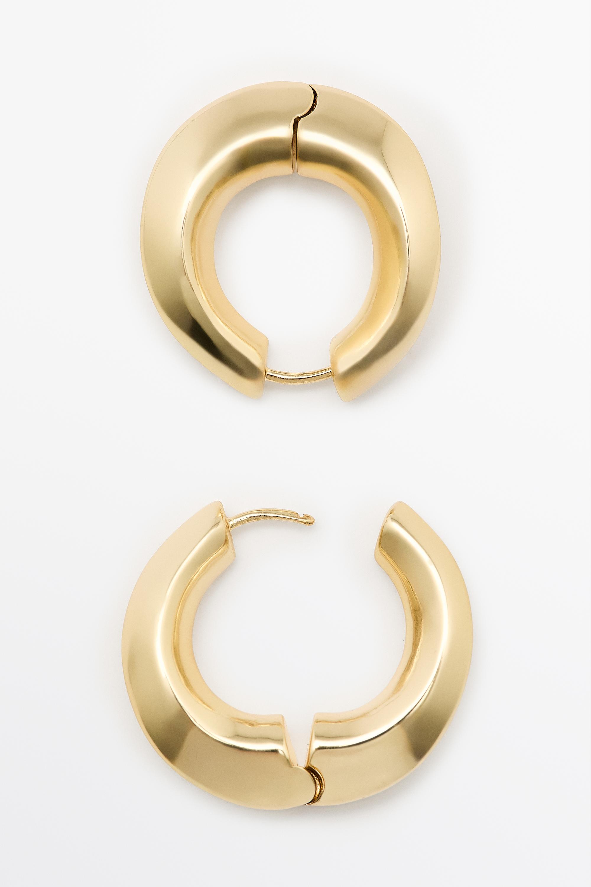 Voluminous hoop earrings — GOLDEN