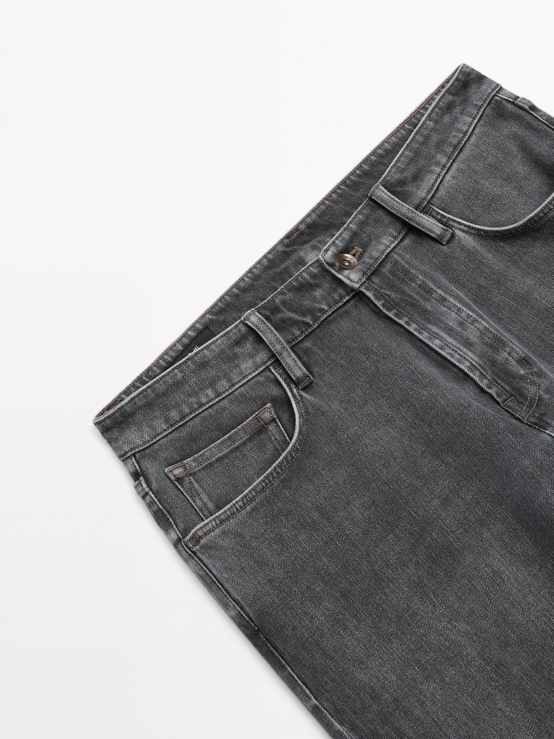 Tapered fit jeans