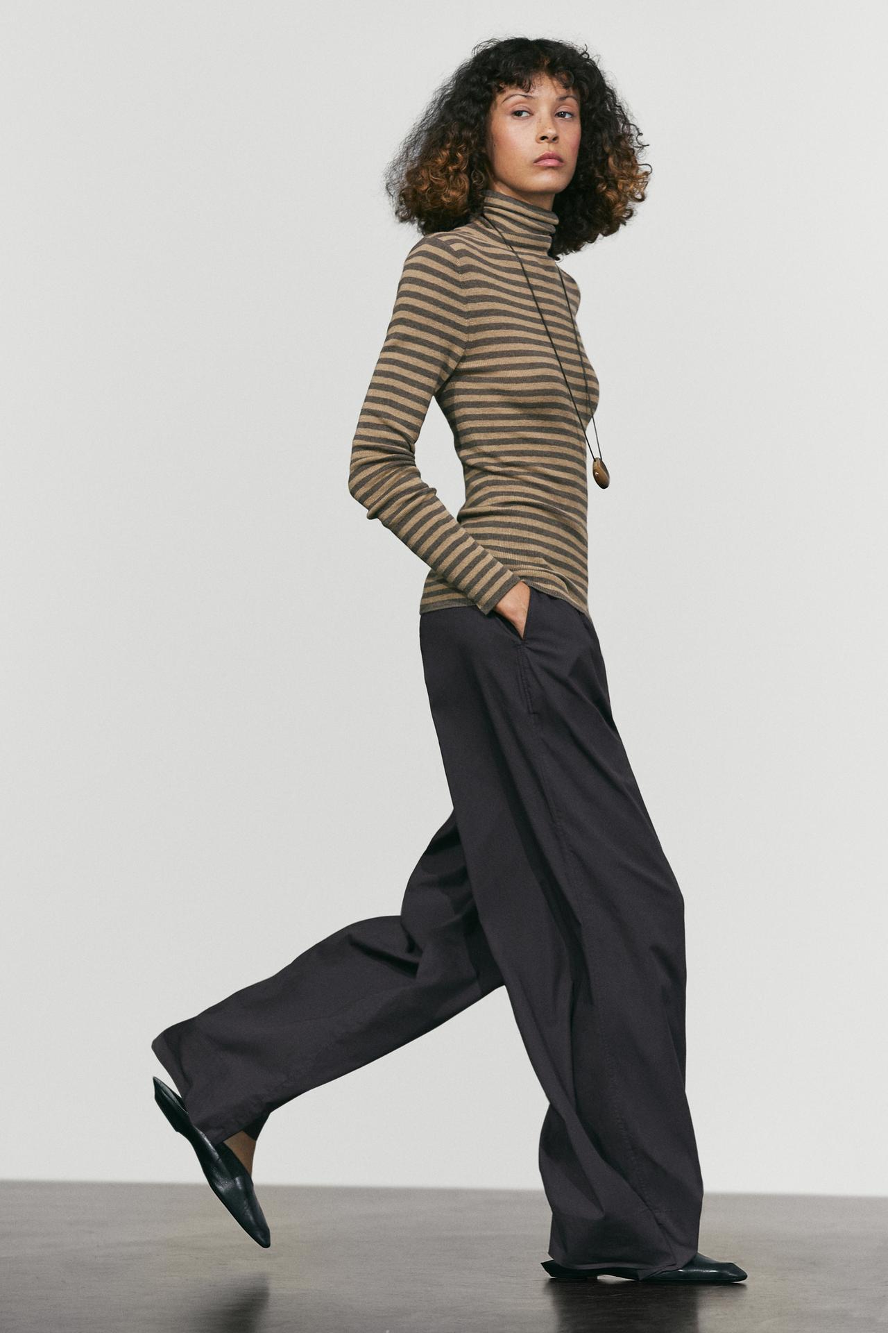 Striped turtleneck knit sweater — MOLE BROWN