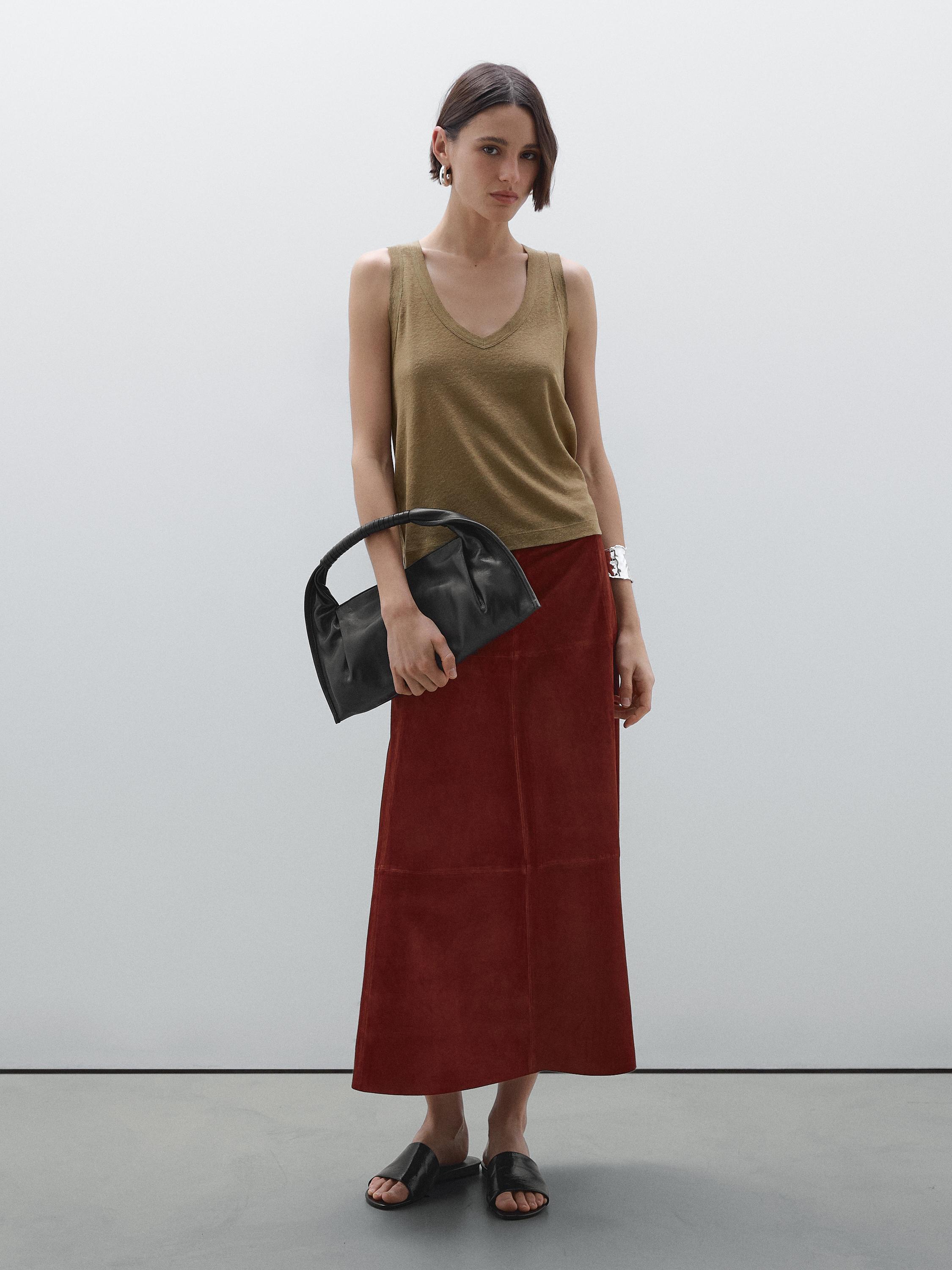 Linen V-neck knit top