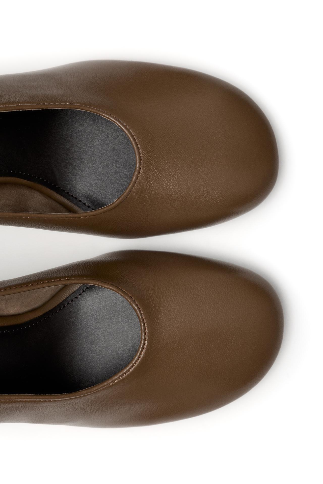 Leather heel shoe - LIMITED EDITION — TAUPE