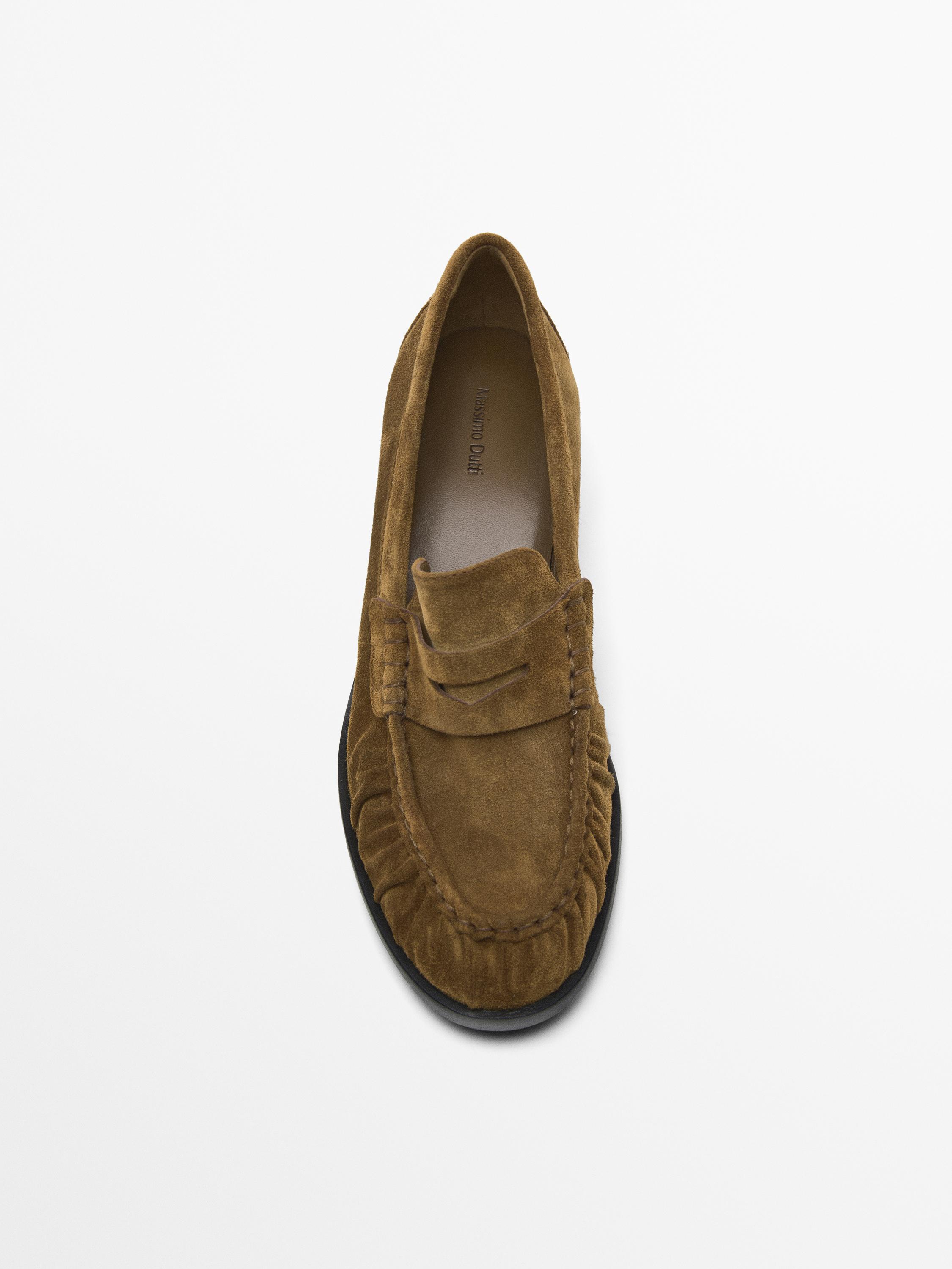 Split leather heeled loafers