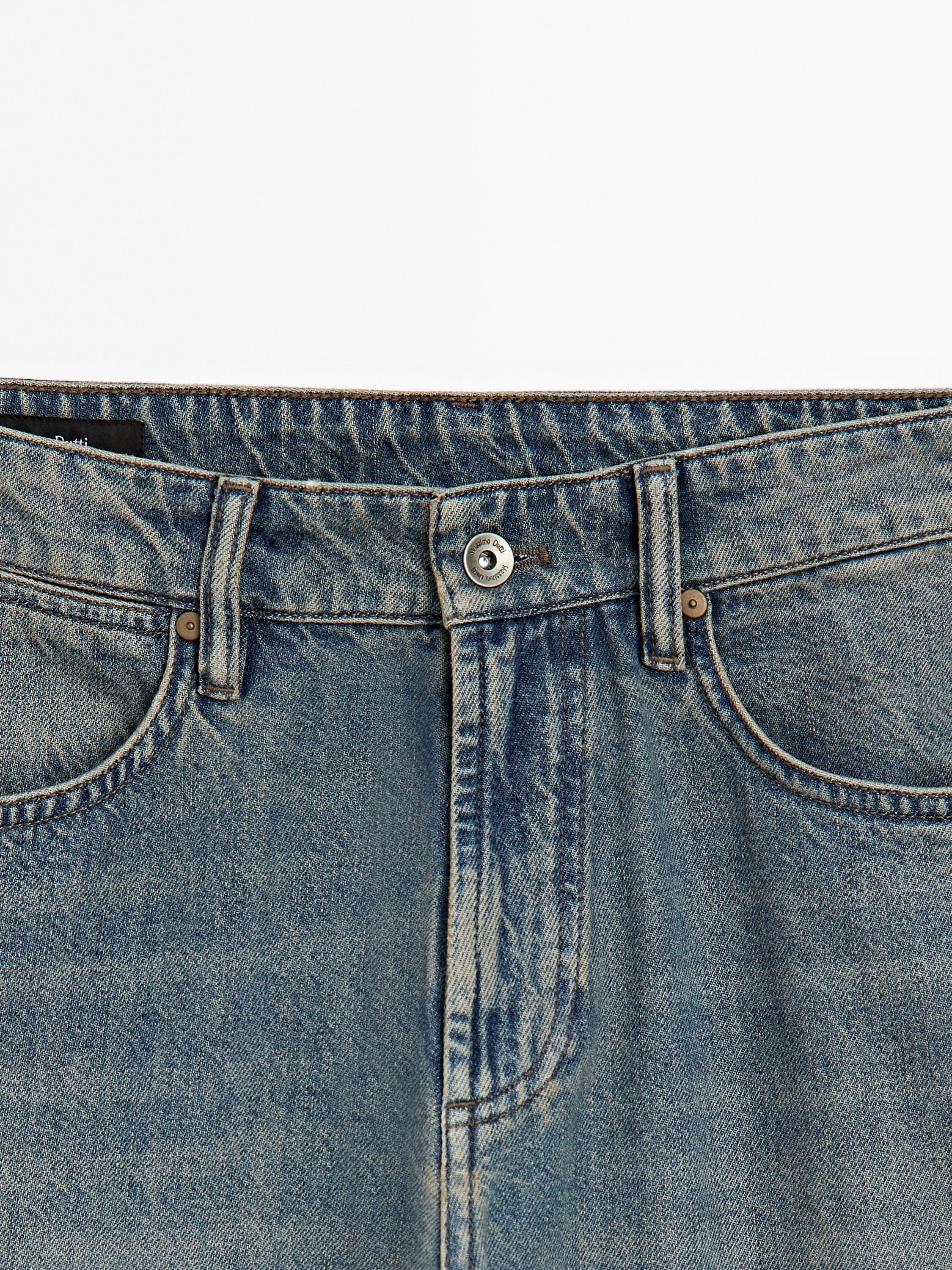 Tapered fit jeans
