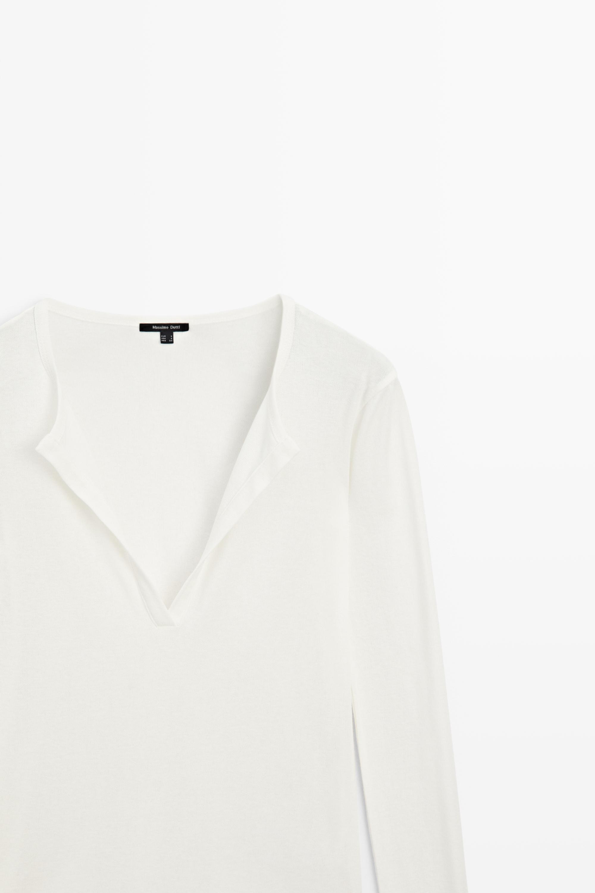 100% cotton V-neck T-shirt — CREAM