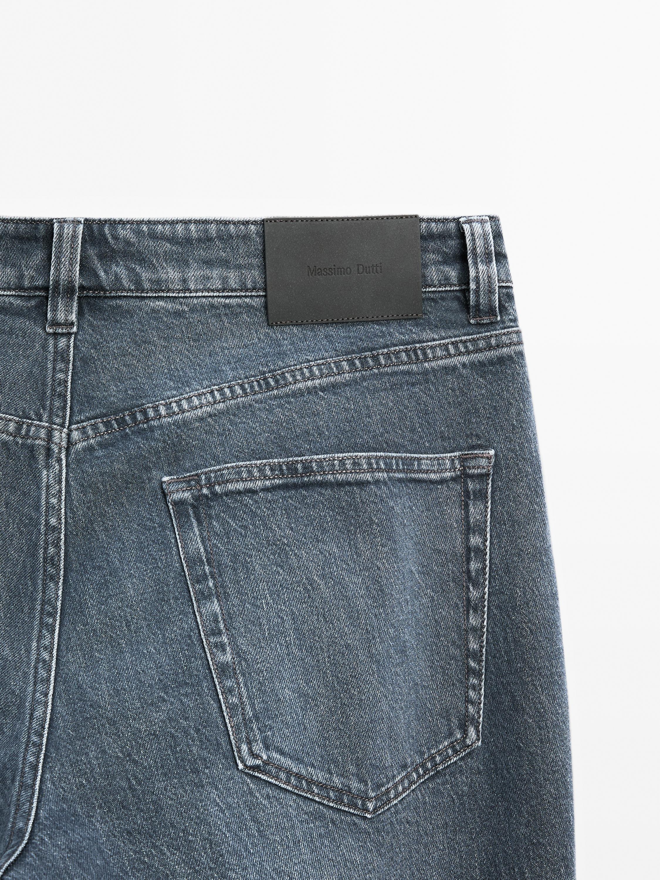 Tapered fit jeans
