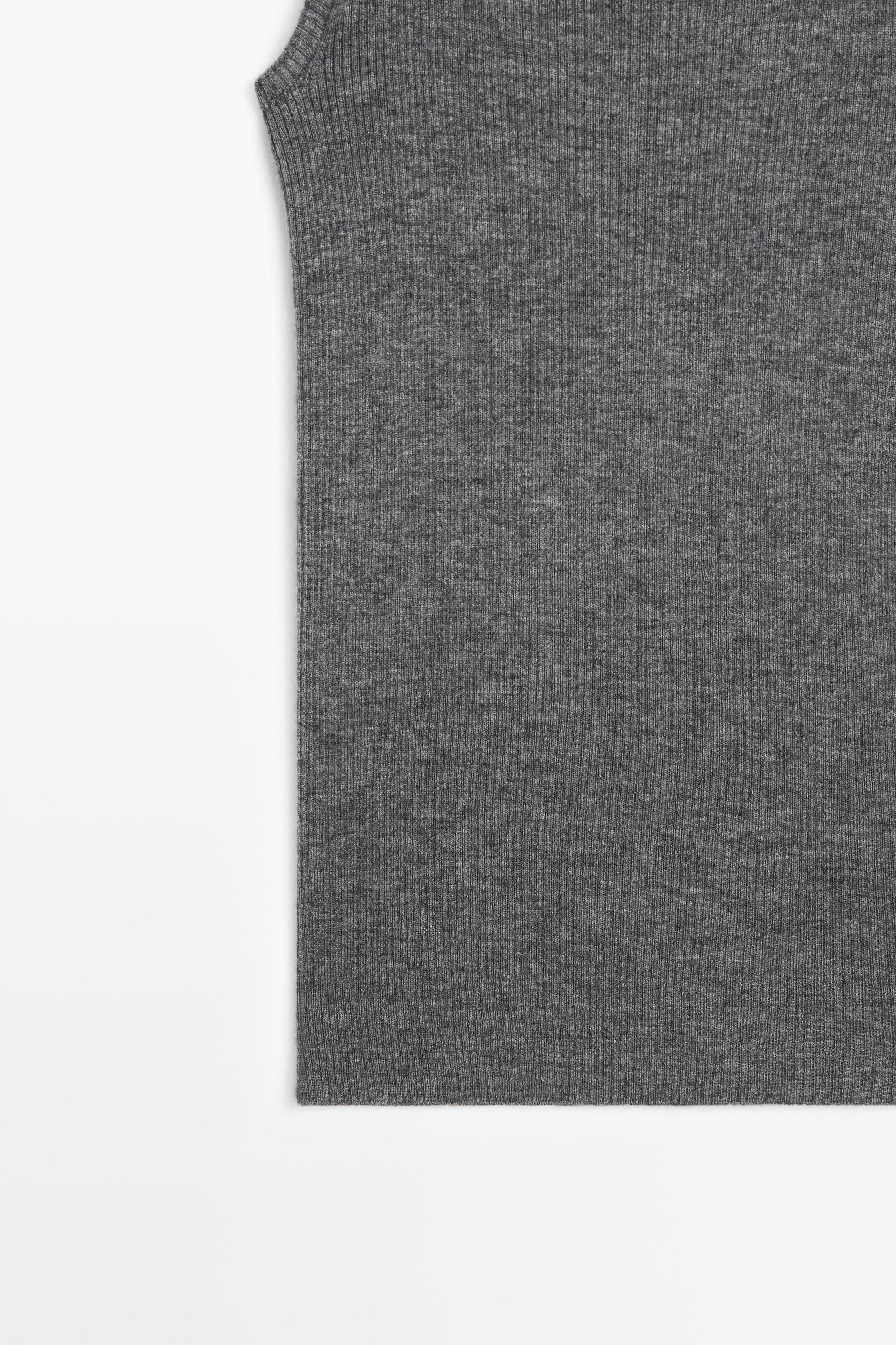 Ribbed knit top — GREY