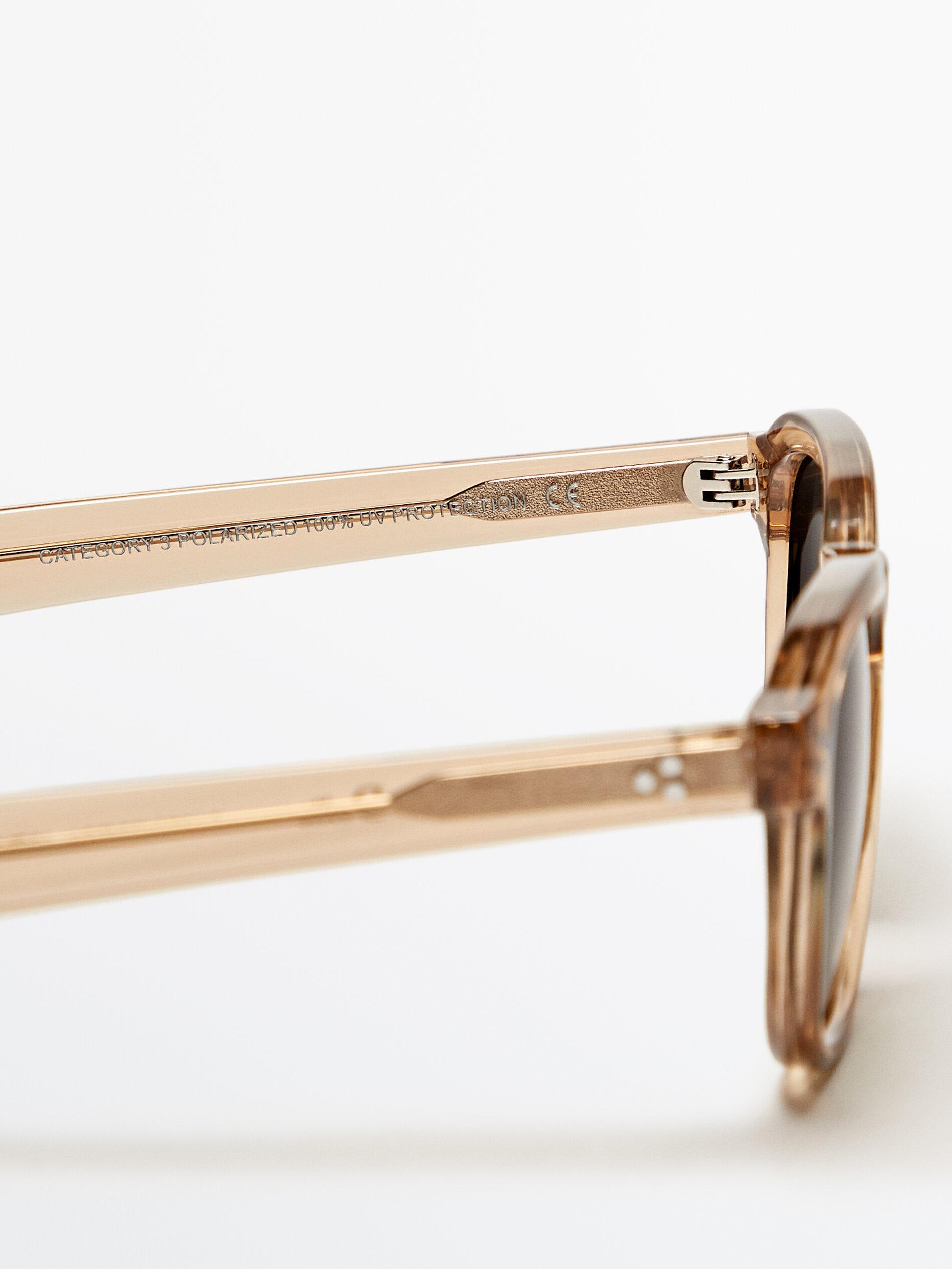 Lunettes de soleil translucides