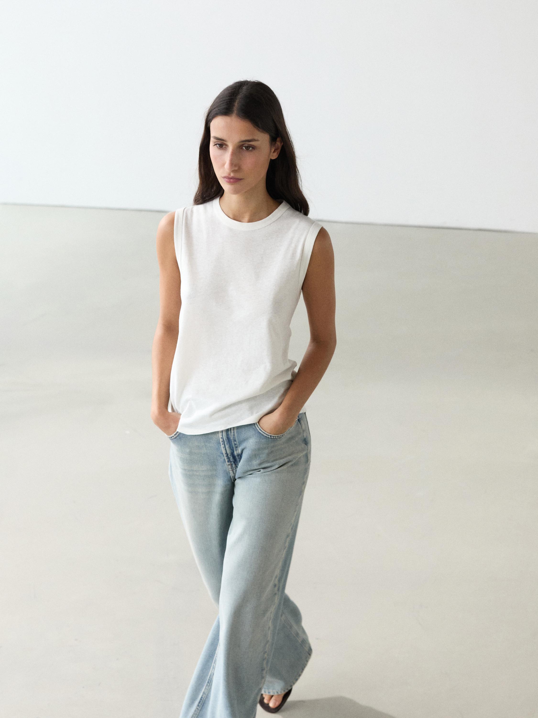 Sleeveless linen blend T-shirt — Off white