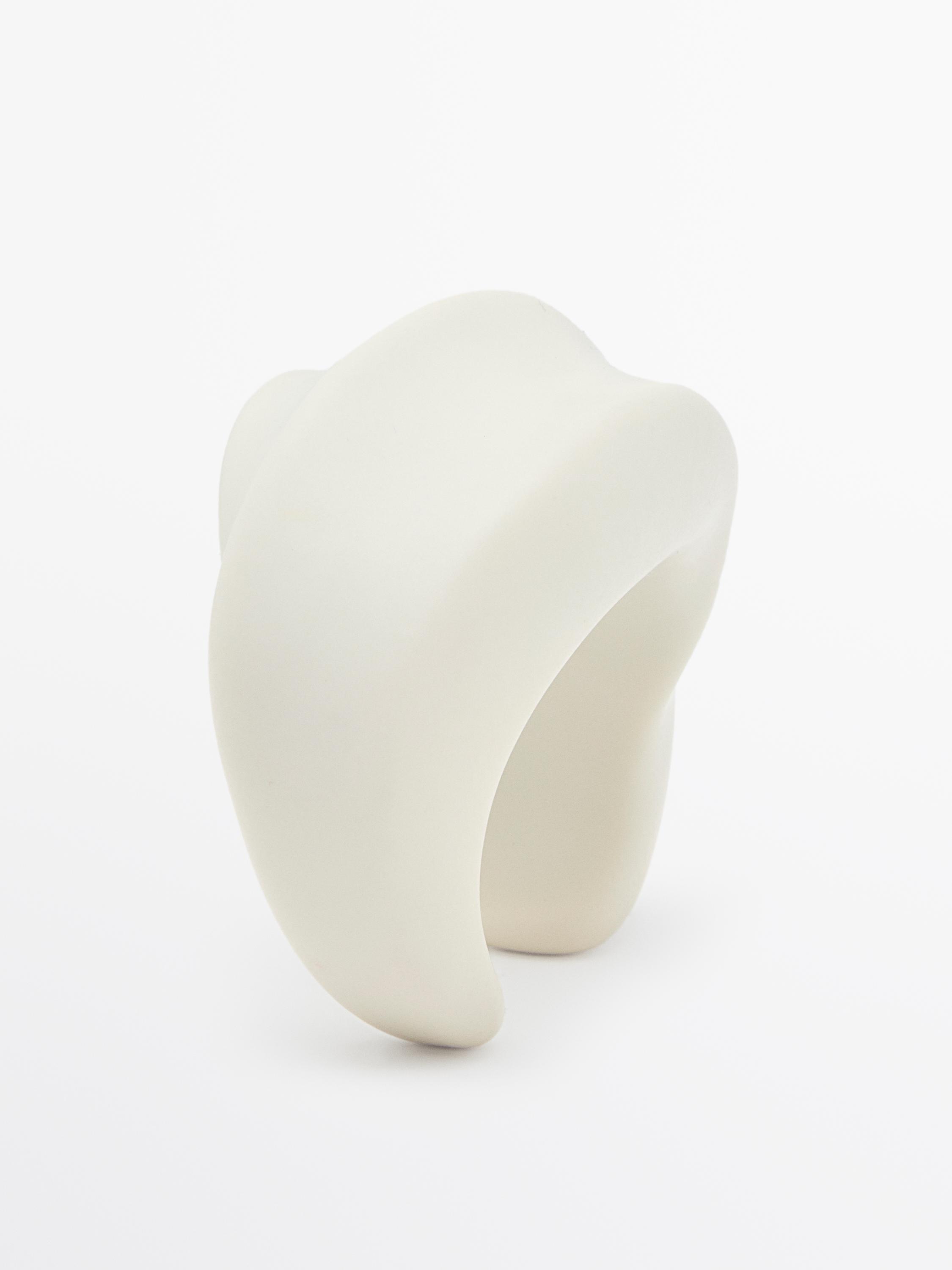 Wide moulded bracelet — CREAM