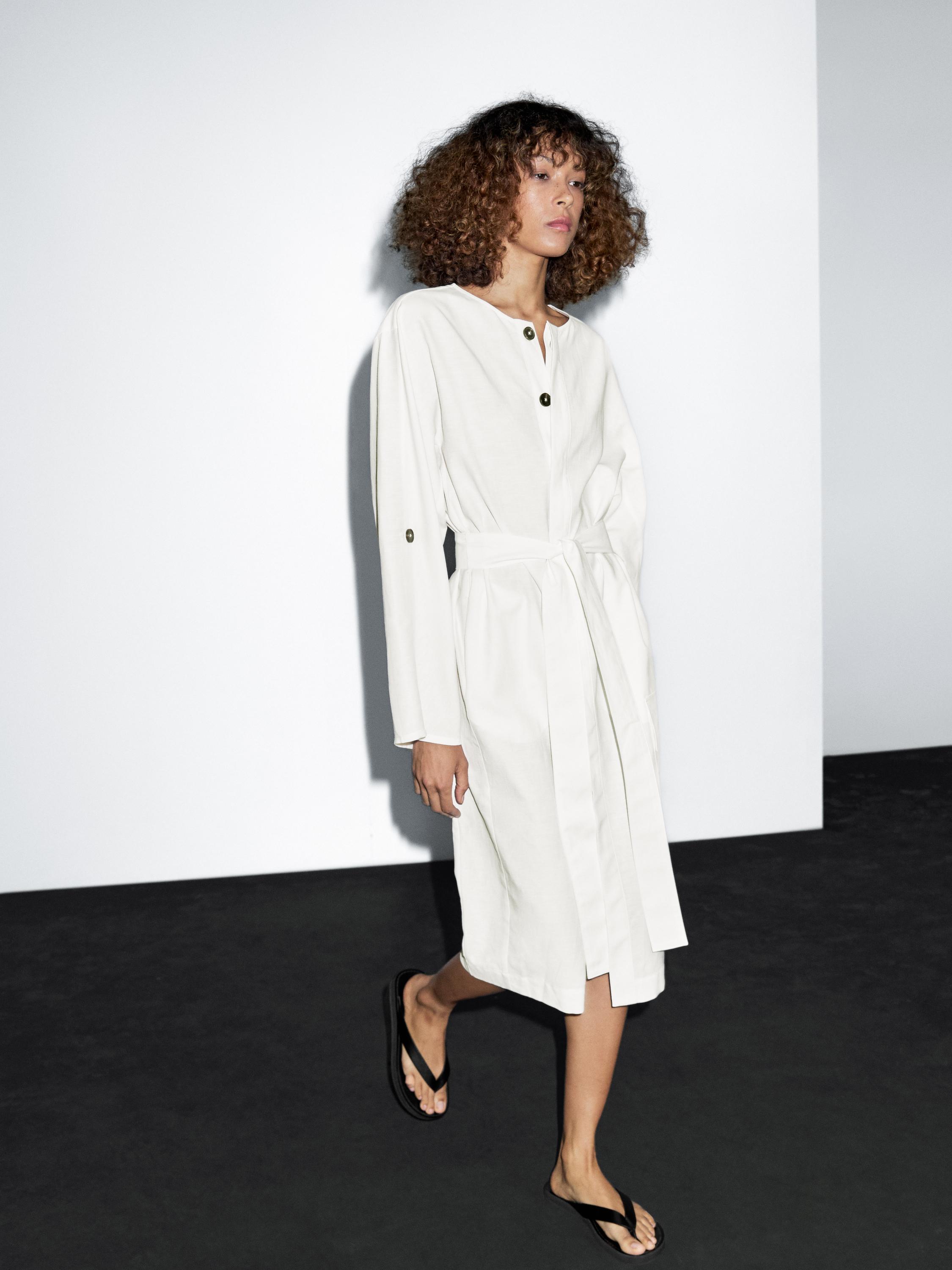 Shirt dress with contrast buttons