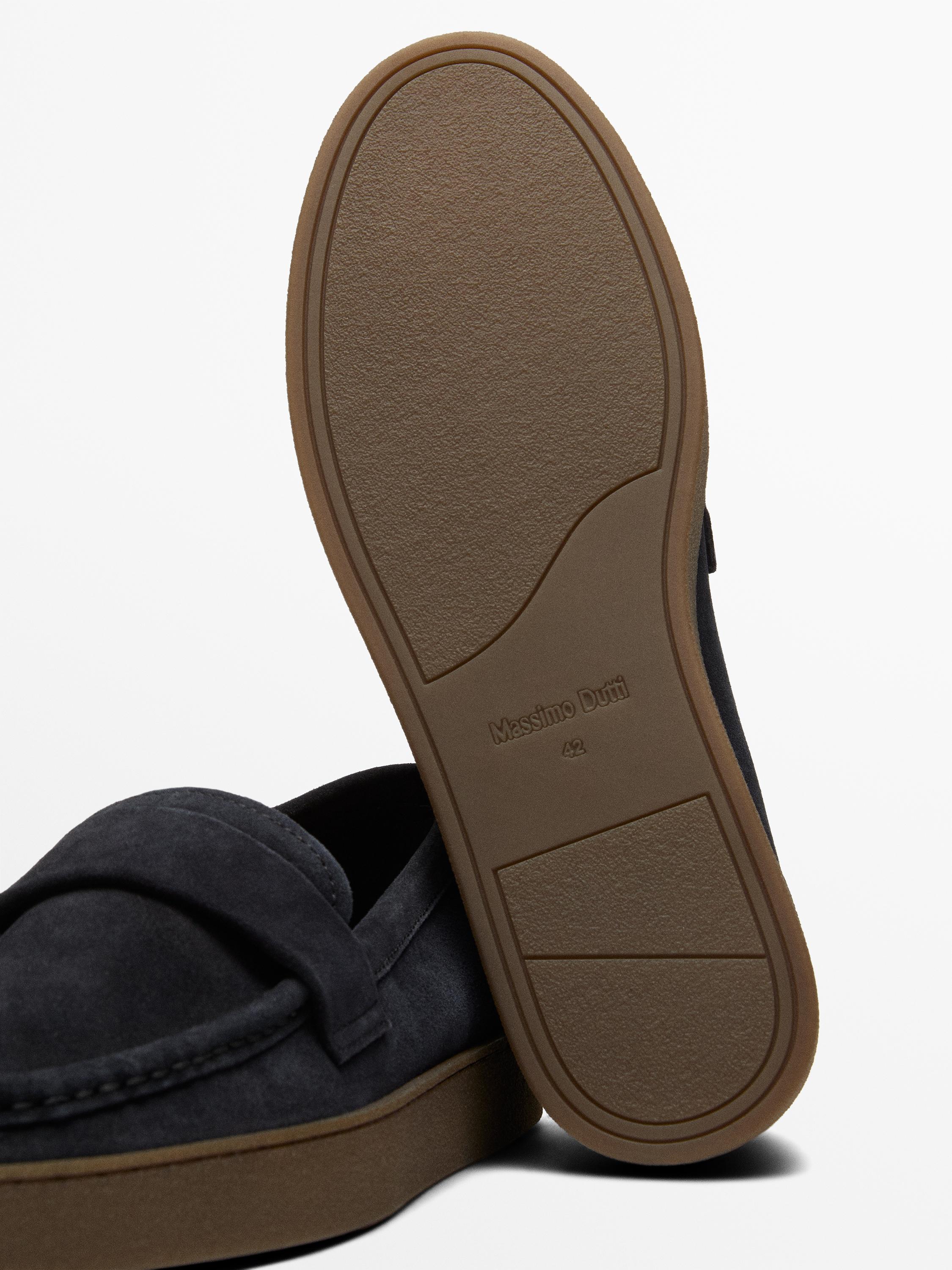 Split leather loafers with caramel sole — Dark blue