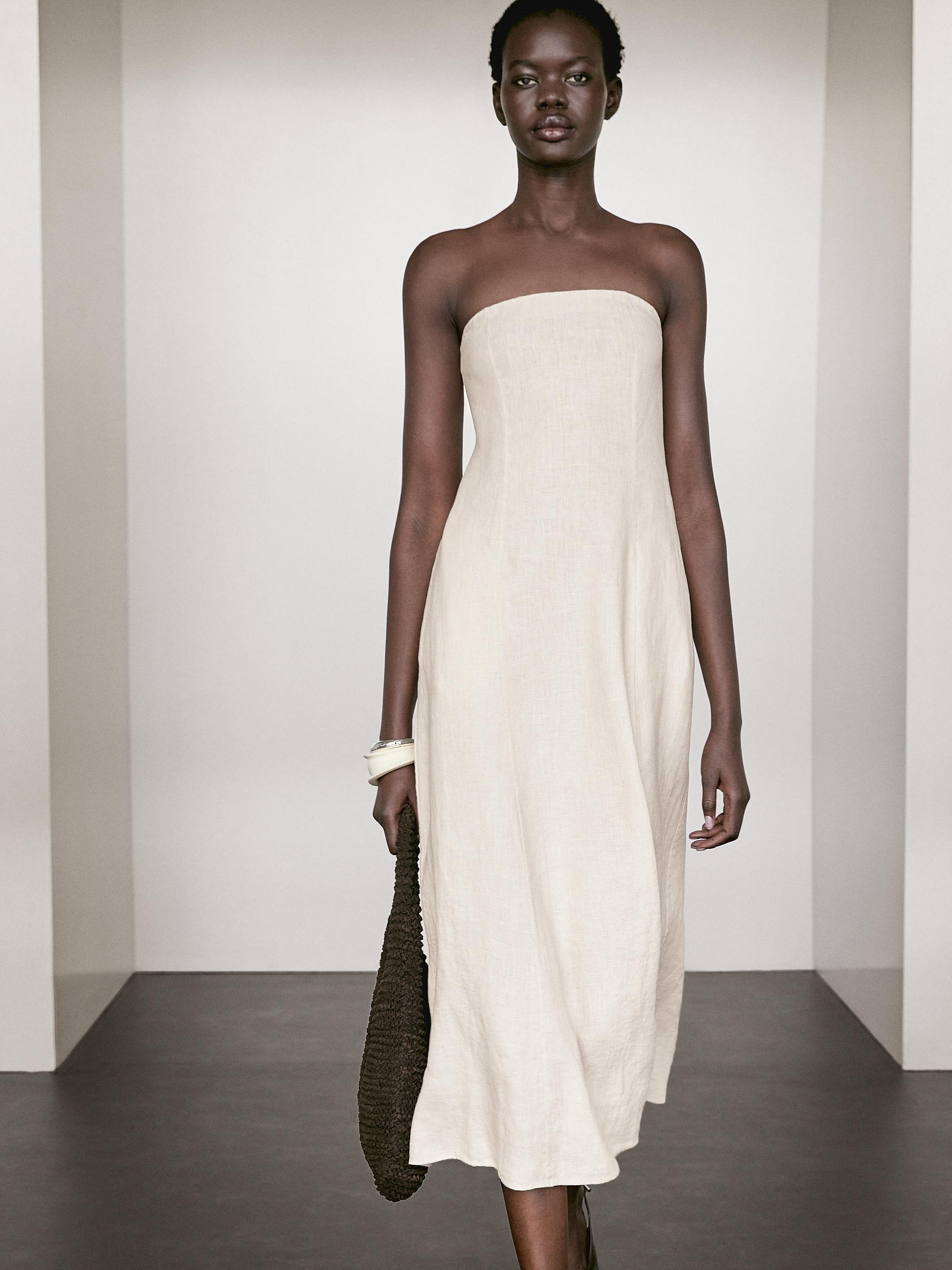 فستان طويل دون حمالات