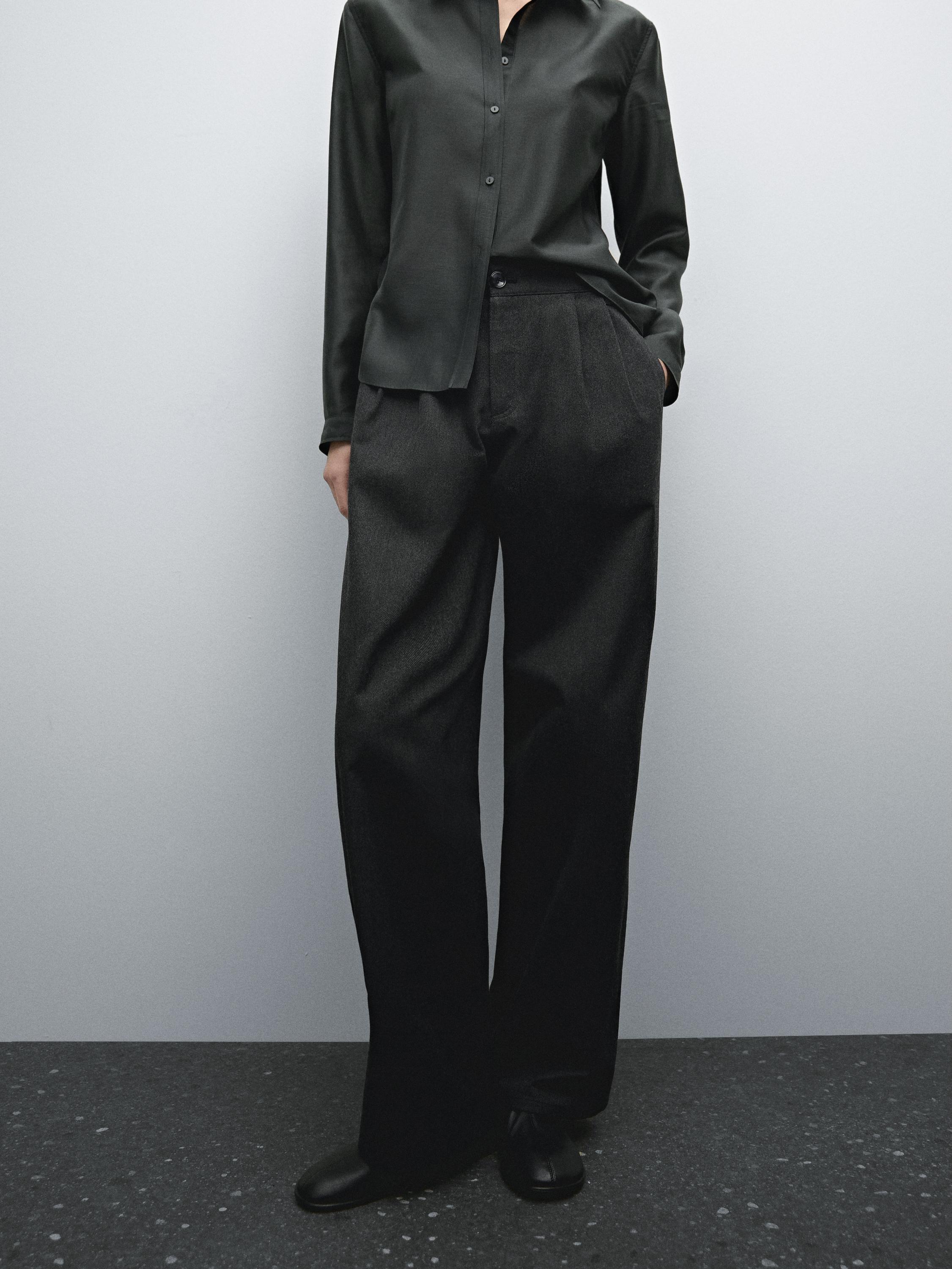 Flowing pleated cotton blend trousers