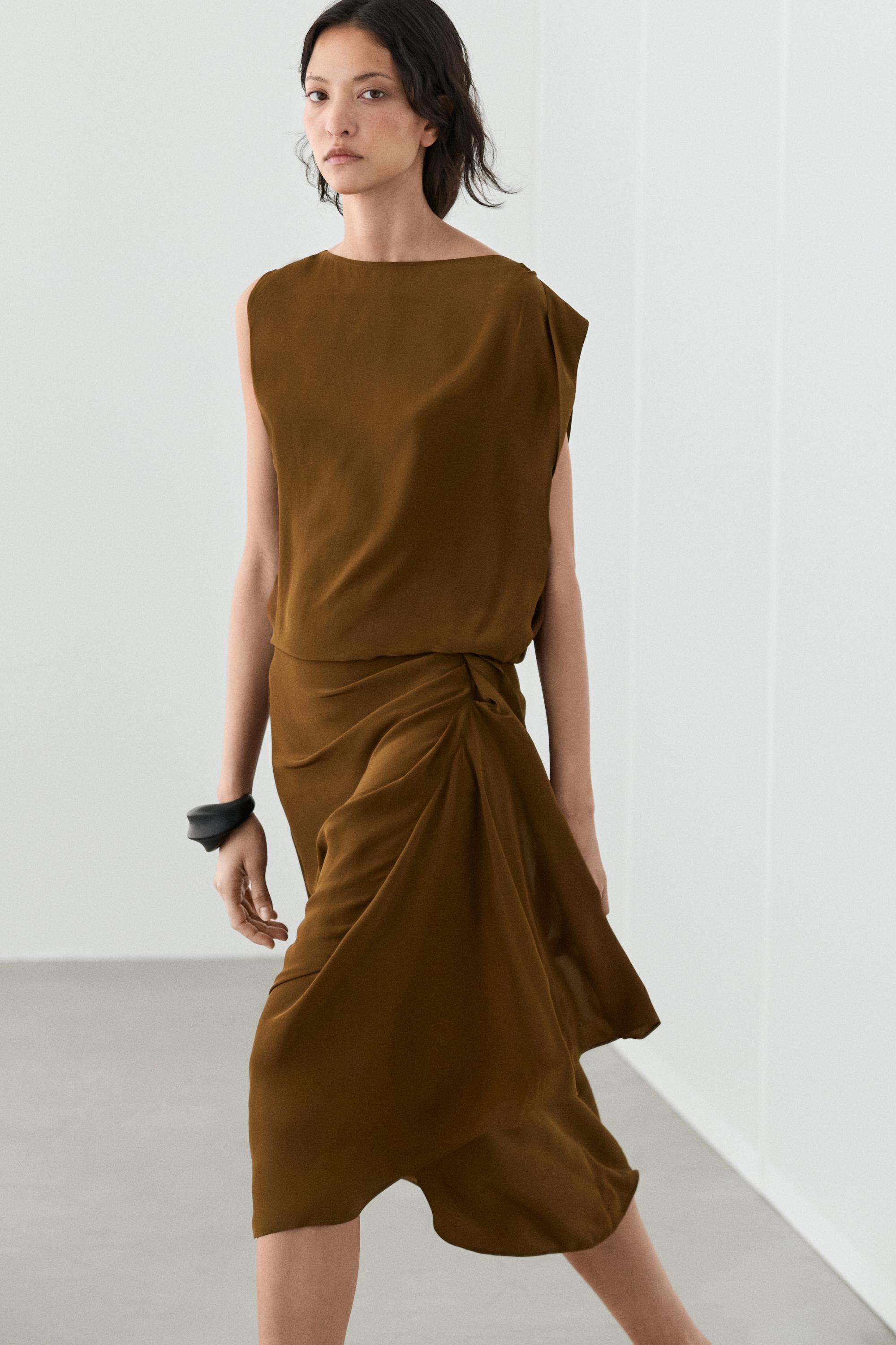 Flowing midi dress with draped detail  Golden  Dress | Massimo Dutti