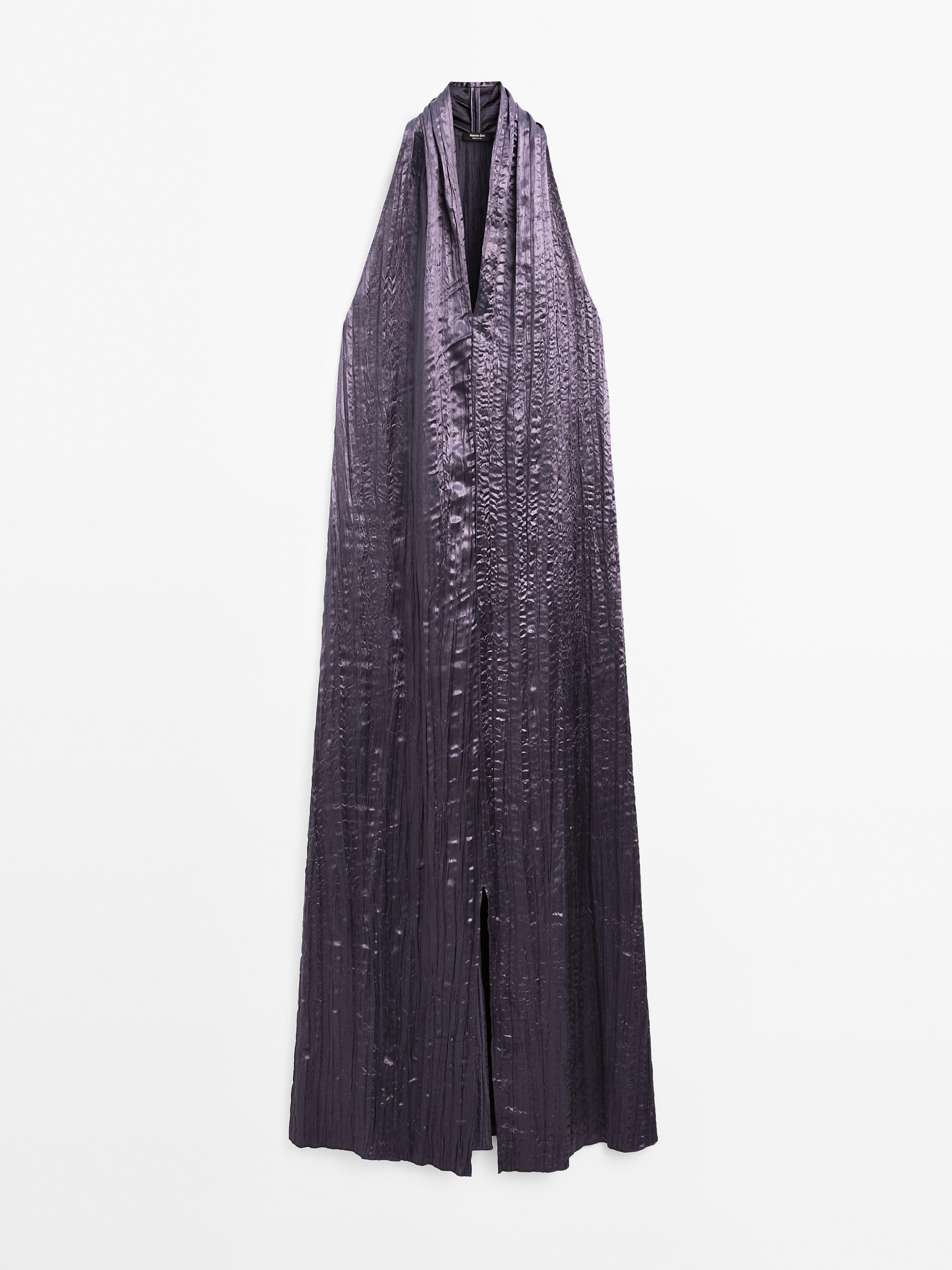 Robe longue plissée à encolure américaine
