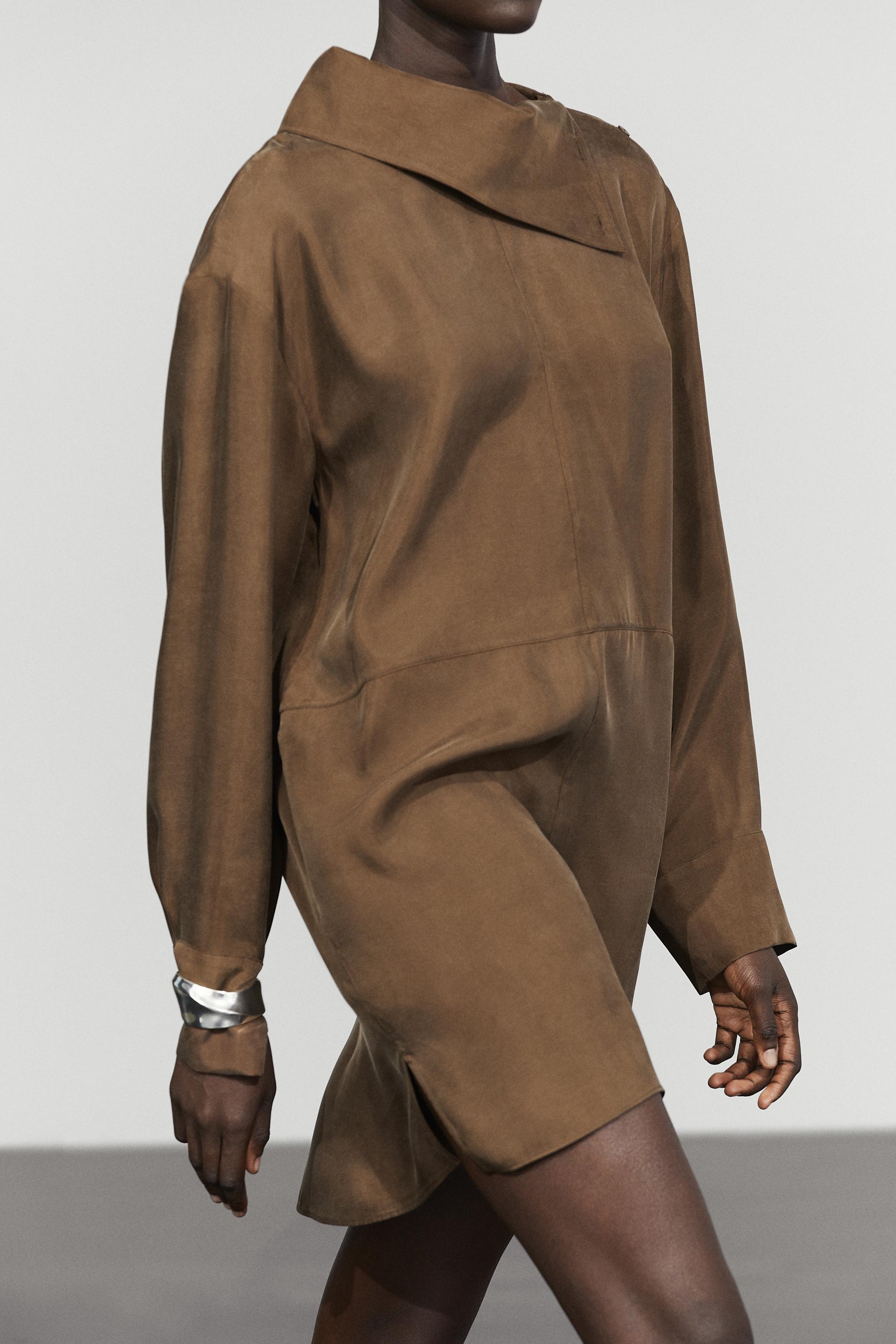 Flowing short dress with asymmetric neck — BROWN