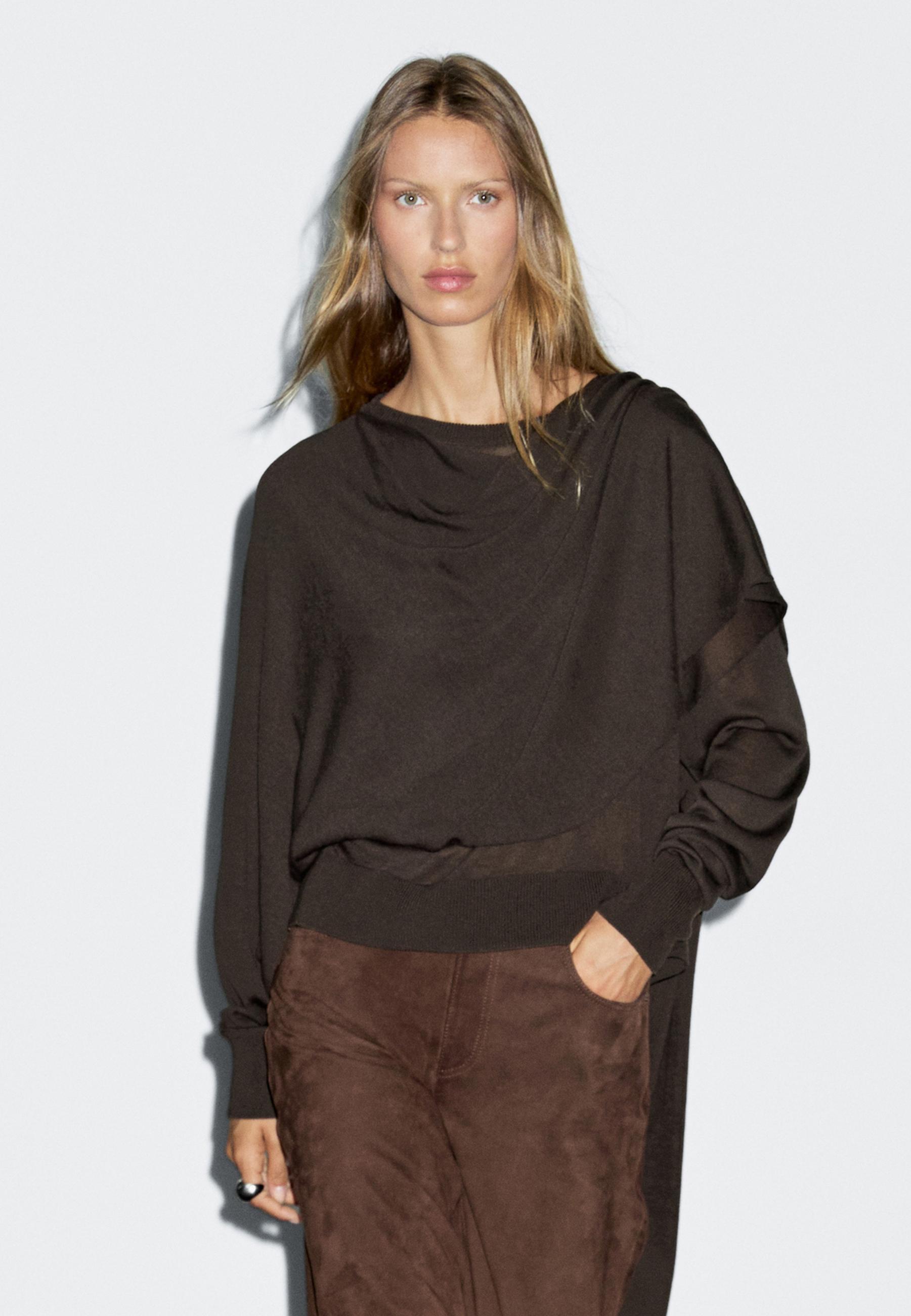 سويتر محاك مفصل بوشاح