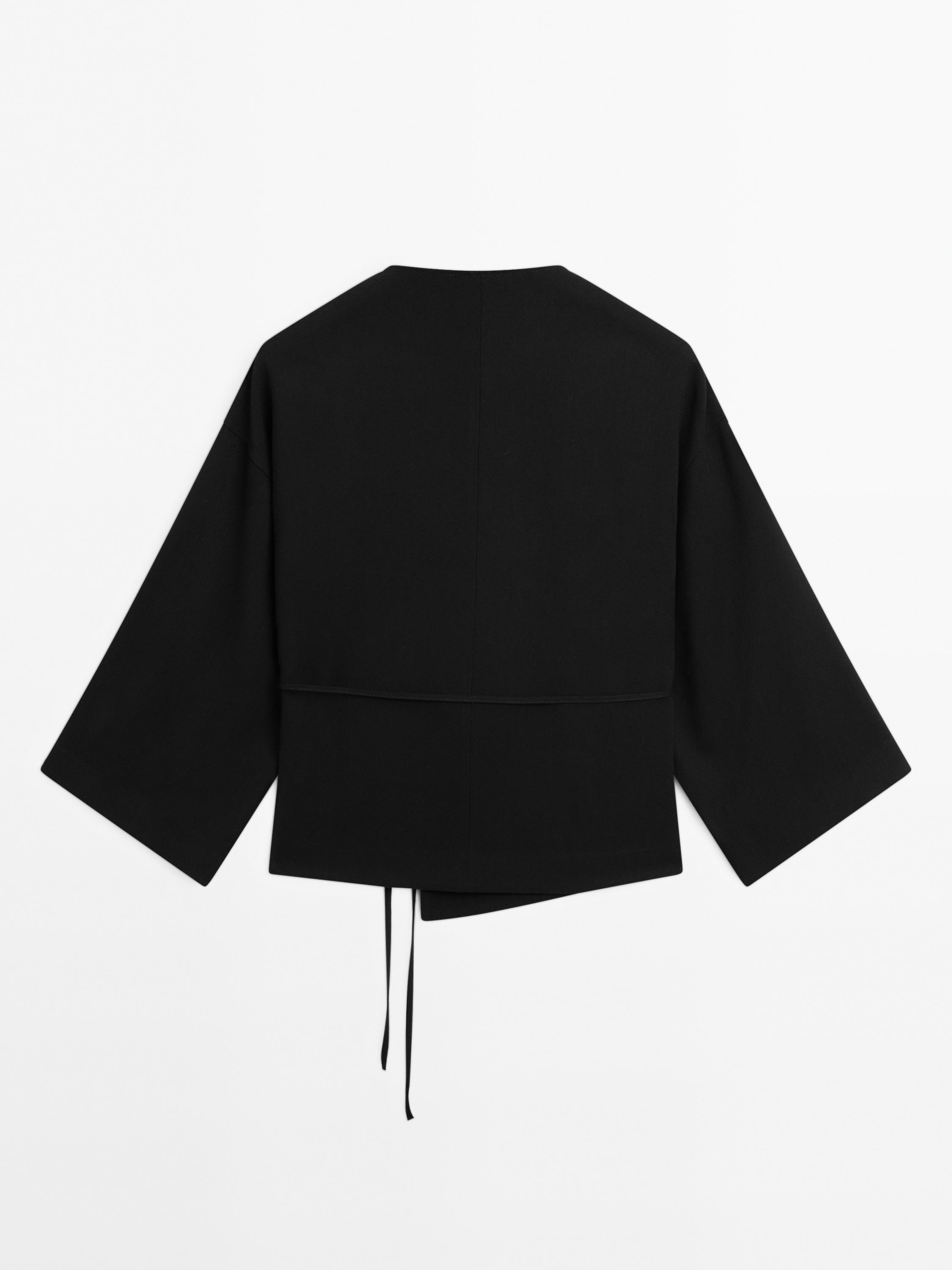 Flowing V-neck kimono