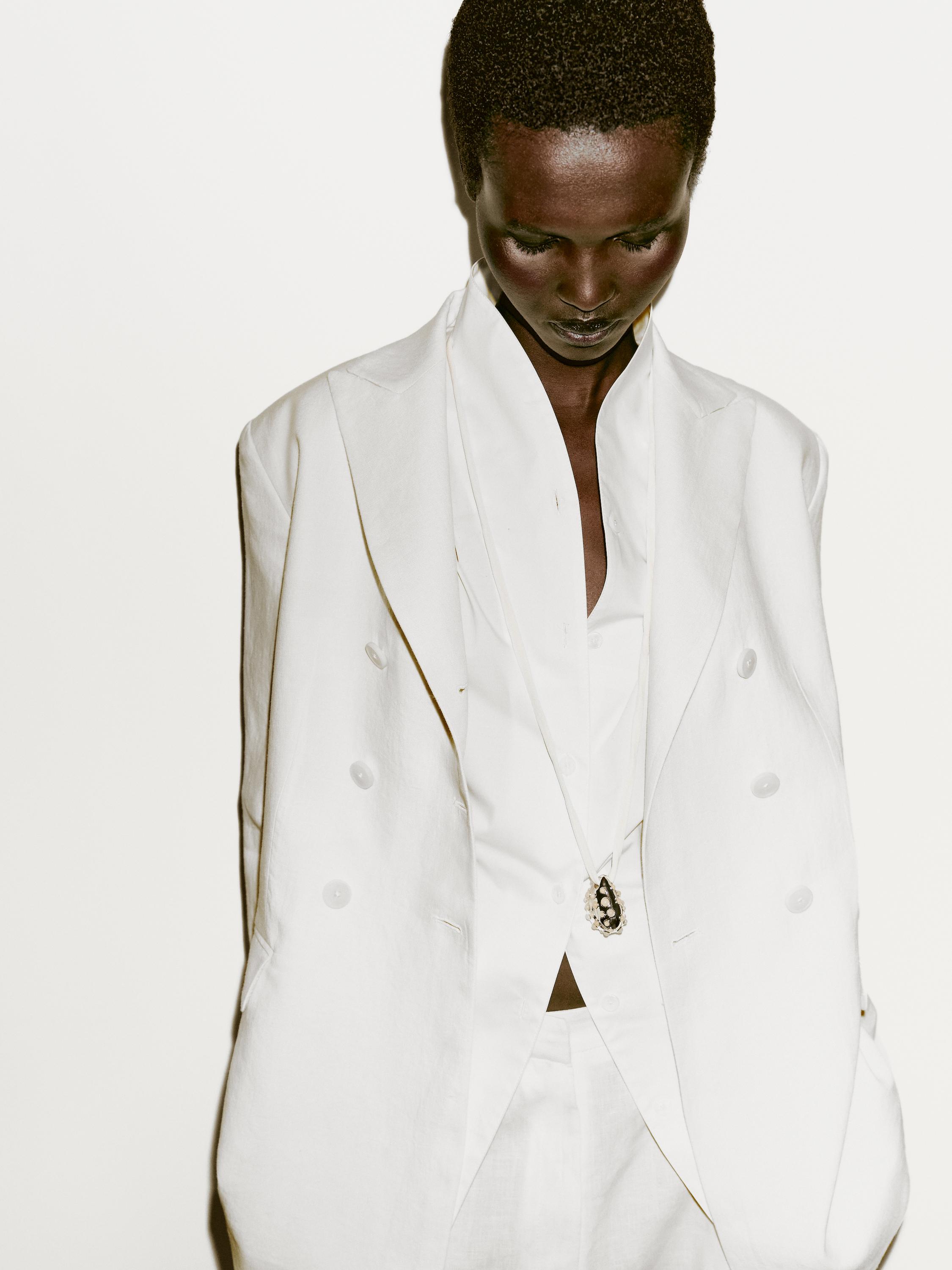 Blazer cruzado justo em linho - Limited Edition