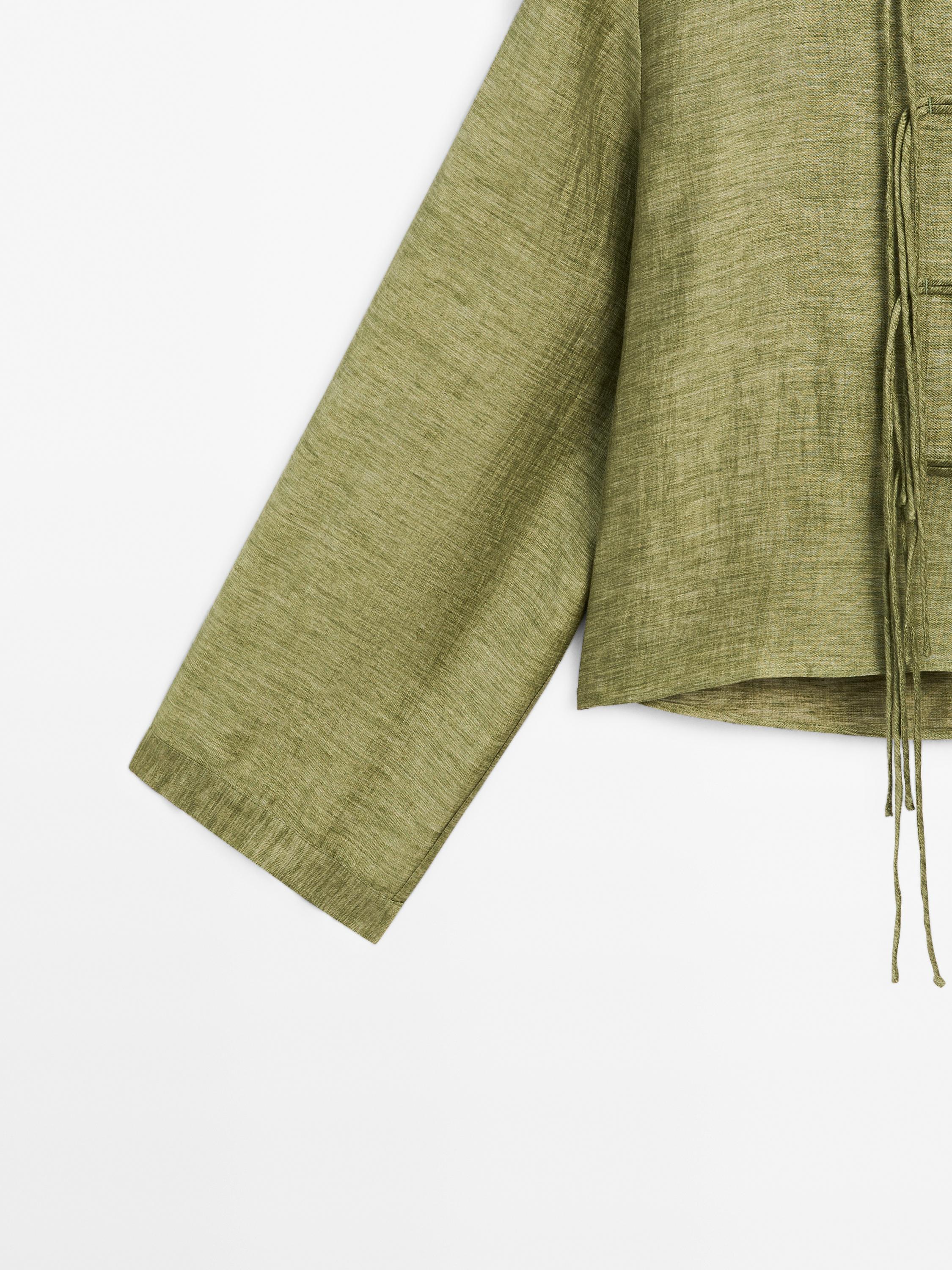 Flowing kimono shirt with button detail