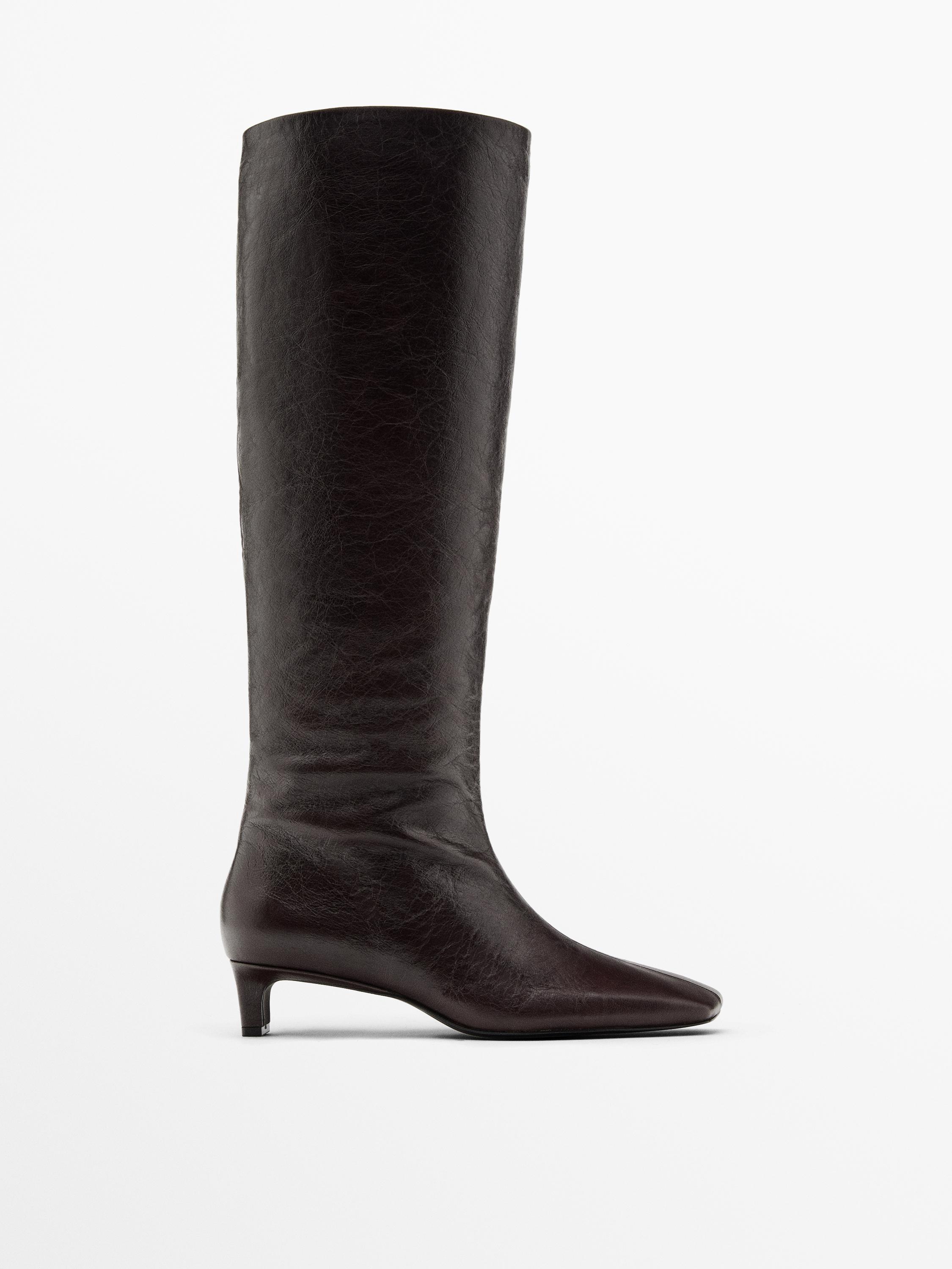 Leather boots with square vamp