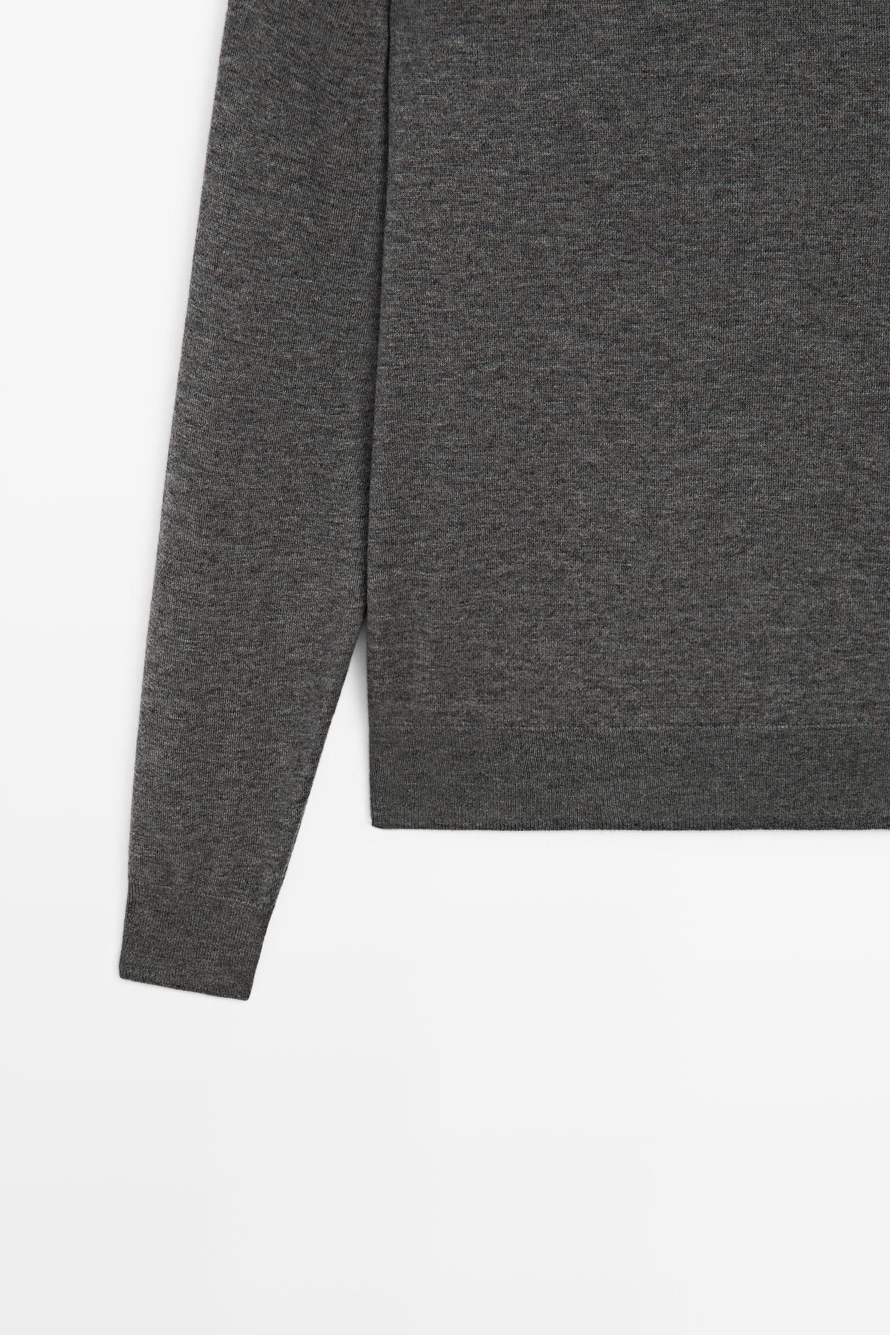 Fine knit round neck sweater — DARK GREY