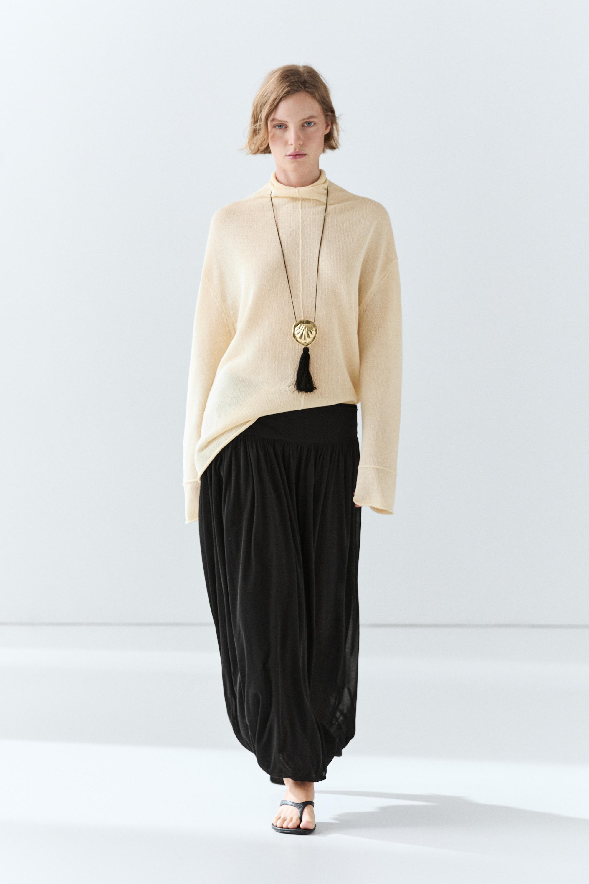Balloon pleated skirt