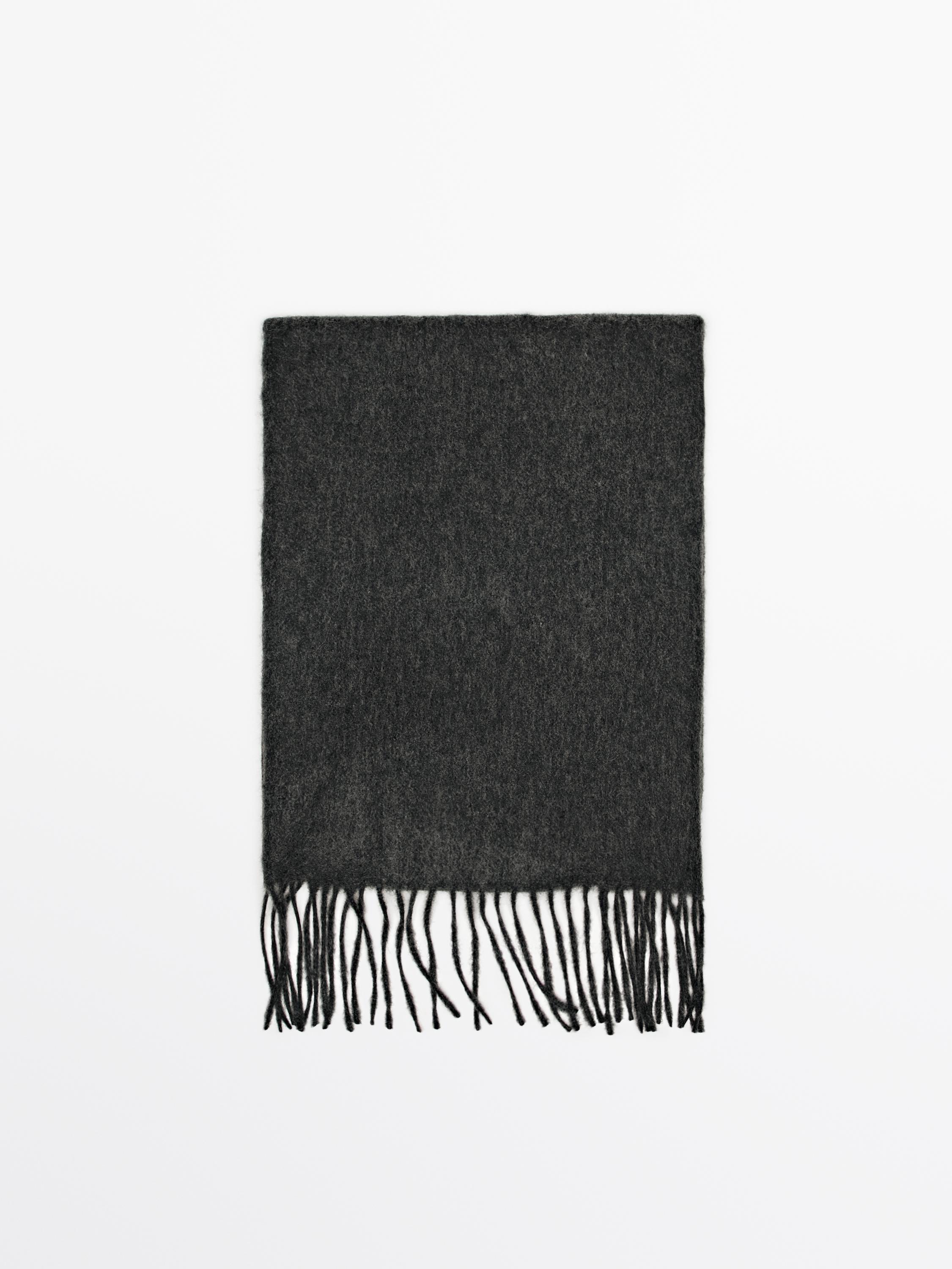 100% cashmere scarf with fringing