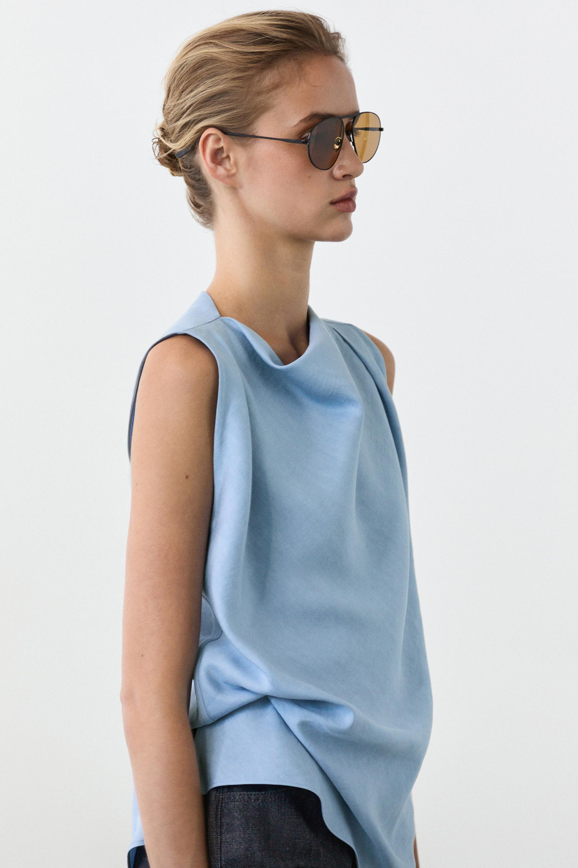 Flowing linen blend pleated top