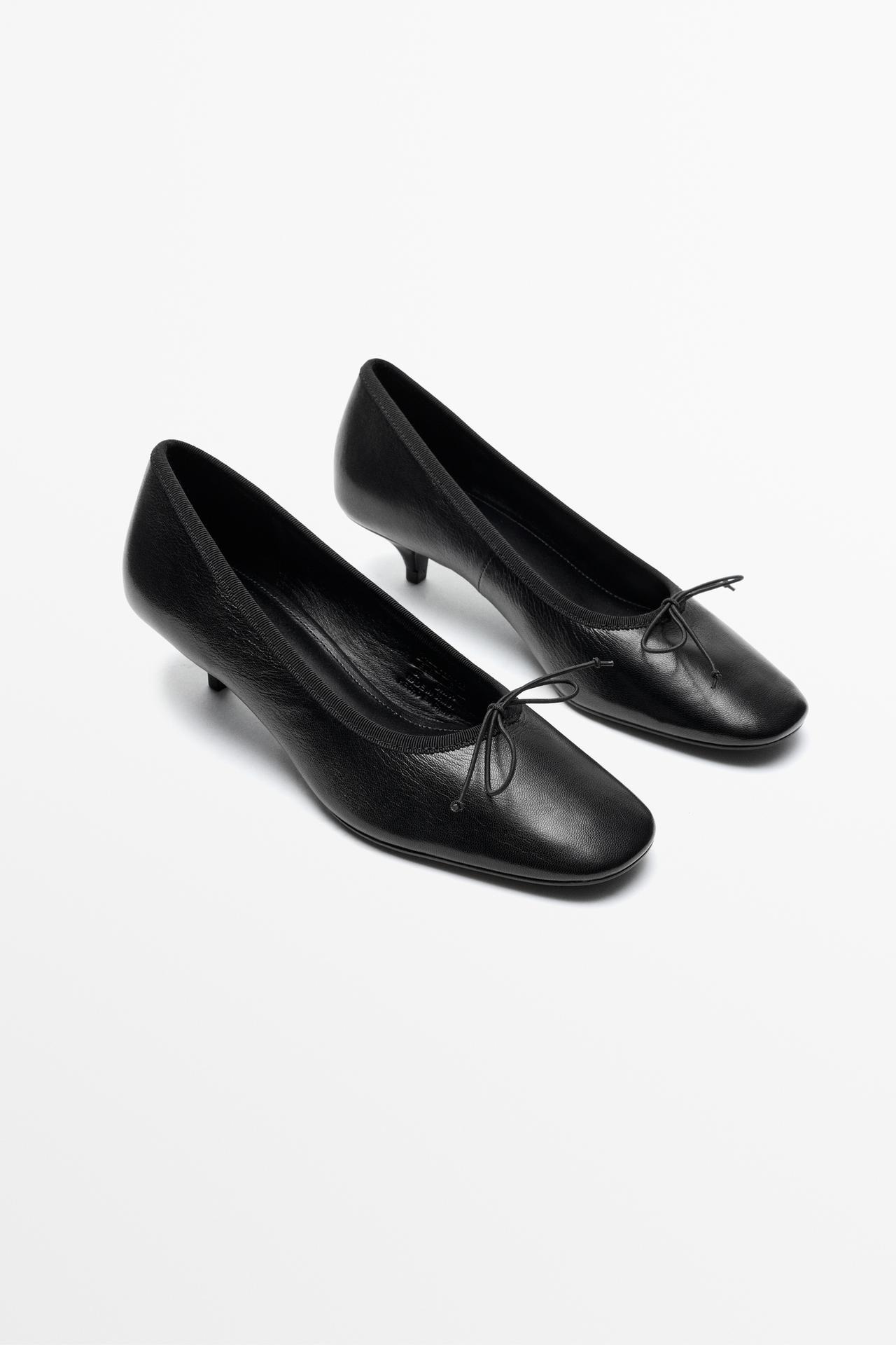 Leather heeled ballerina — BLACK