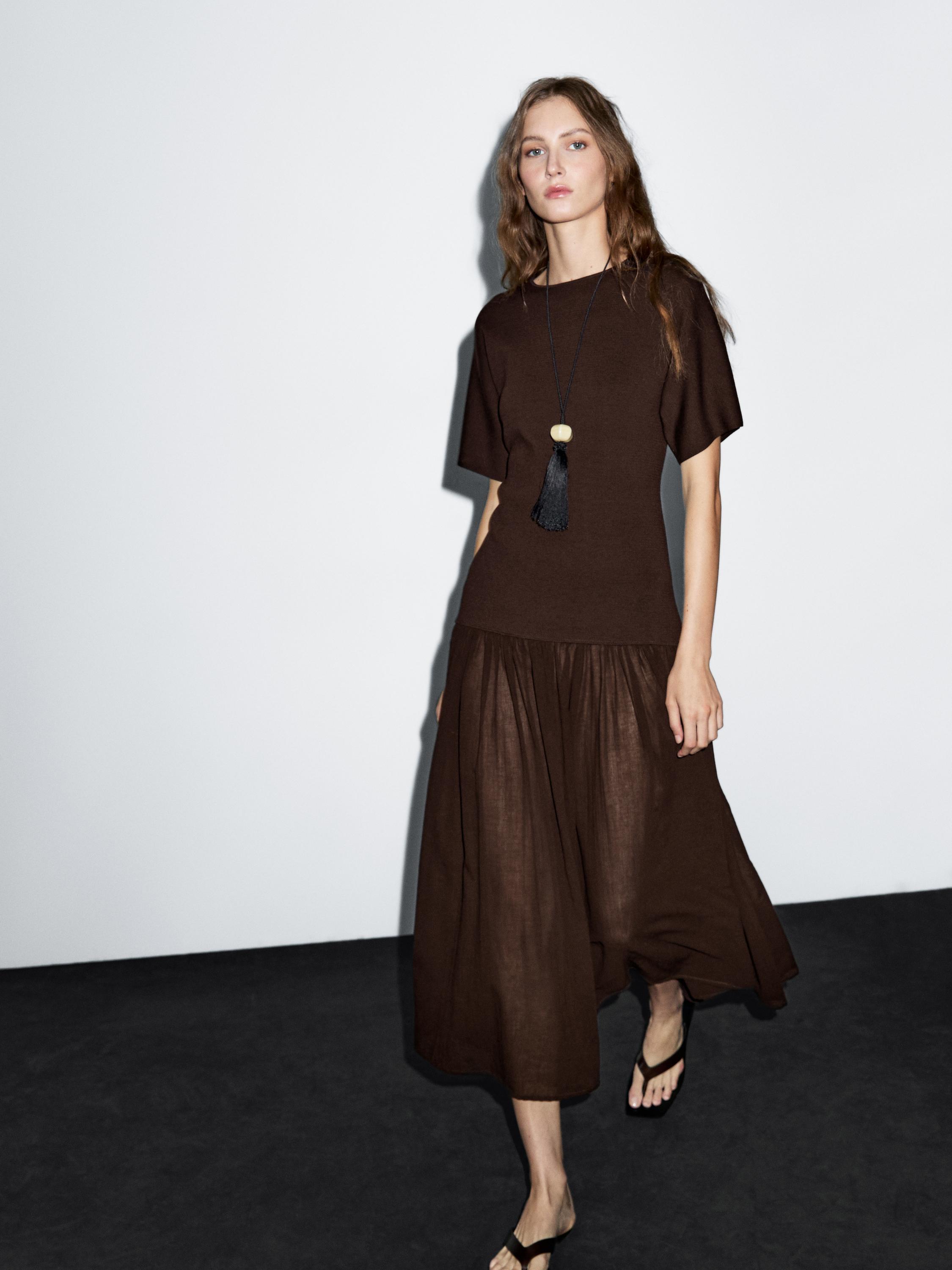 Kombiniertes Strickkleid mit Raffung