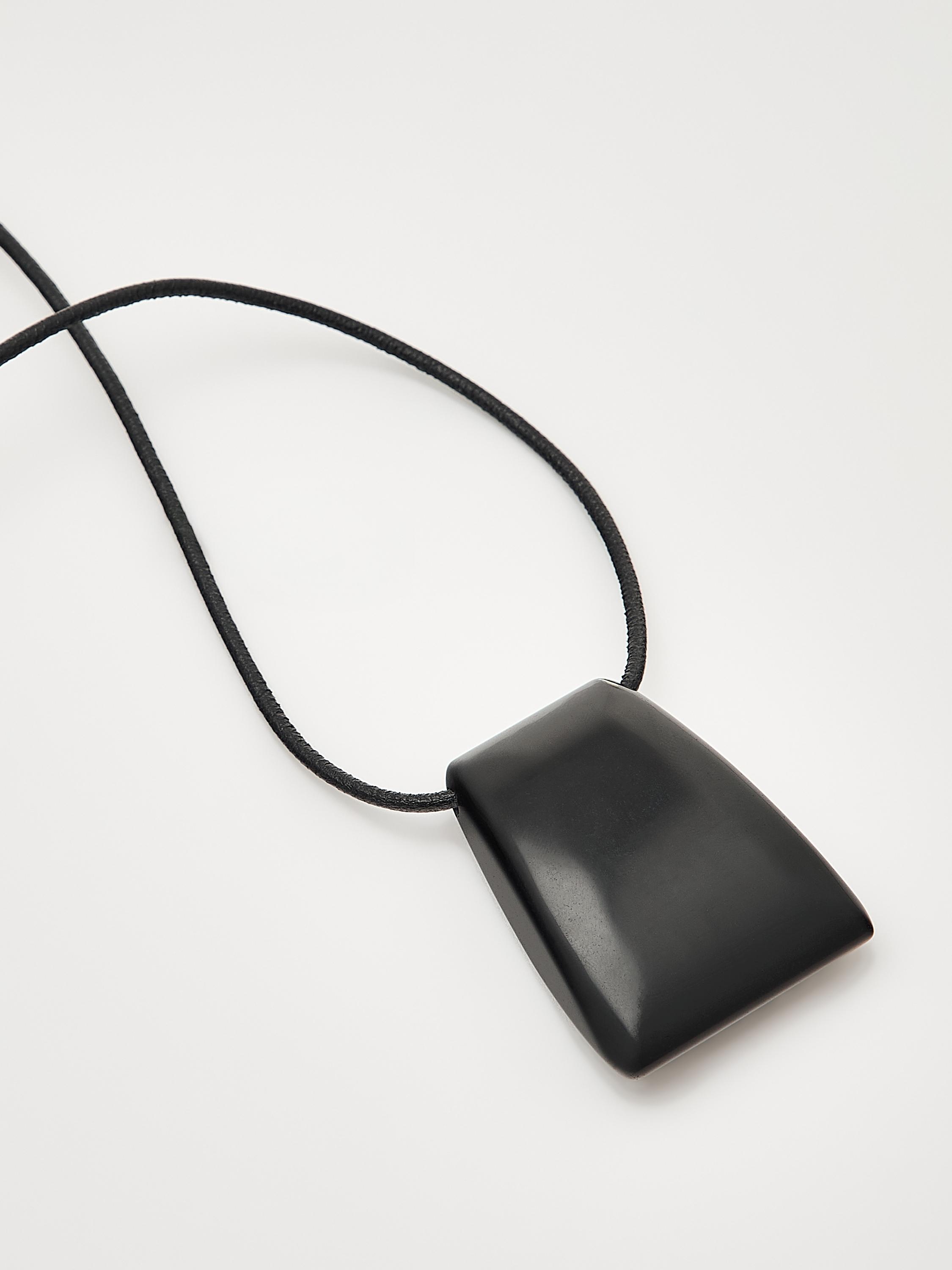 Cord necklace with natural stone