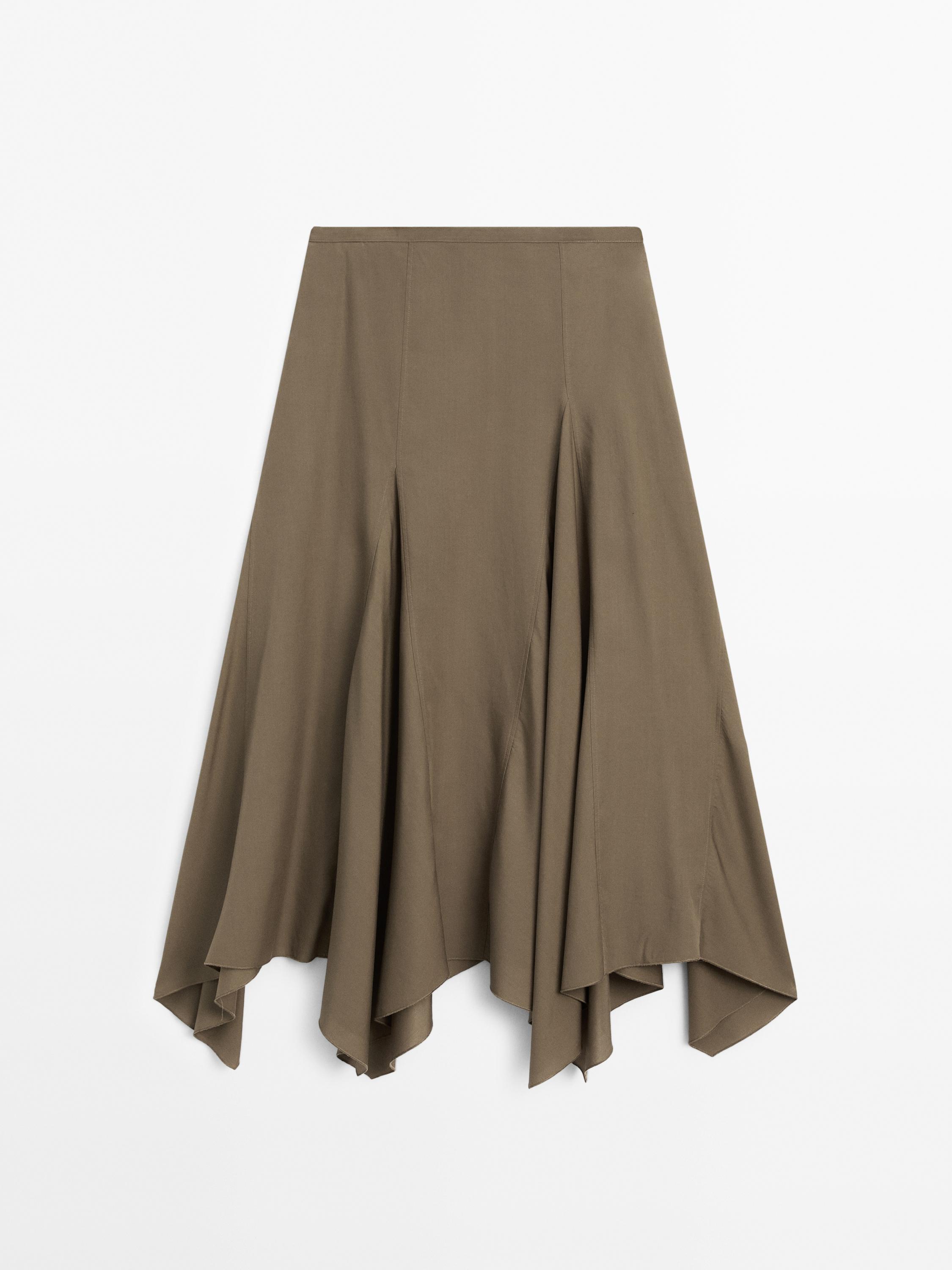 Falda midi vuelo asimétrica
