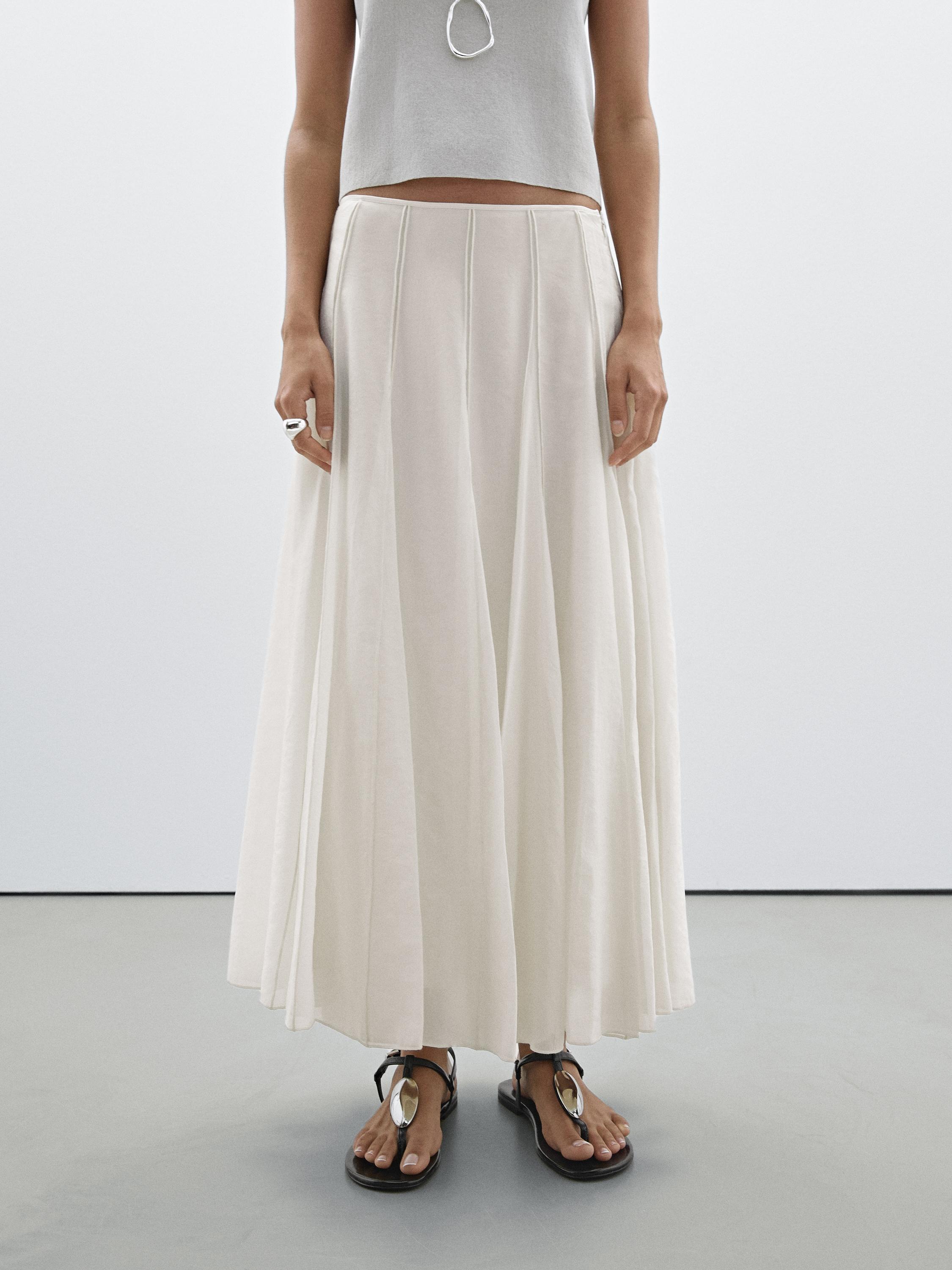 Long organza skirt with godet detail