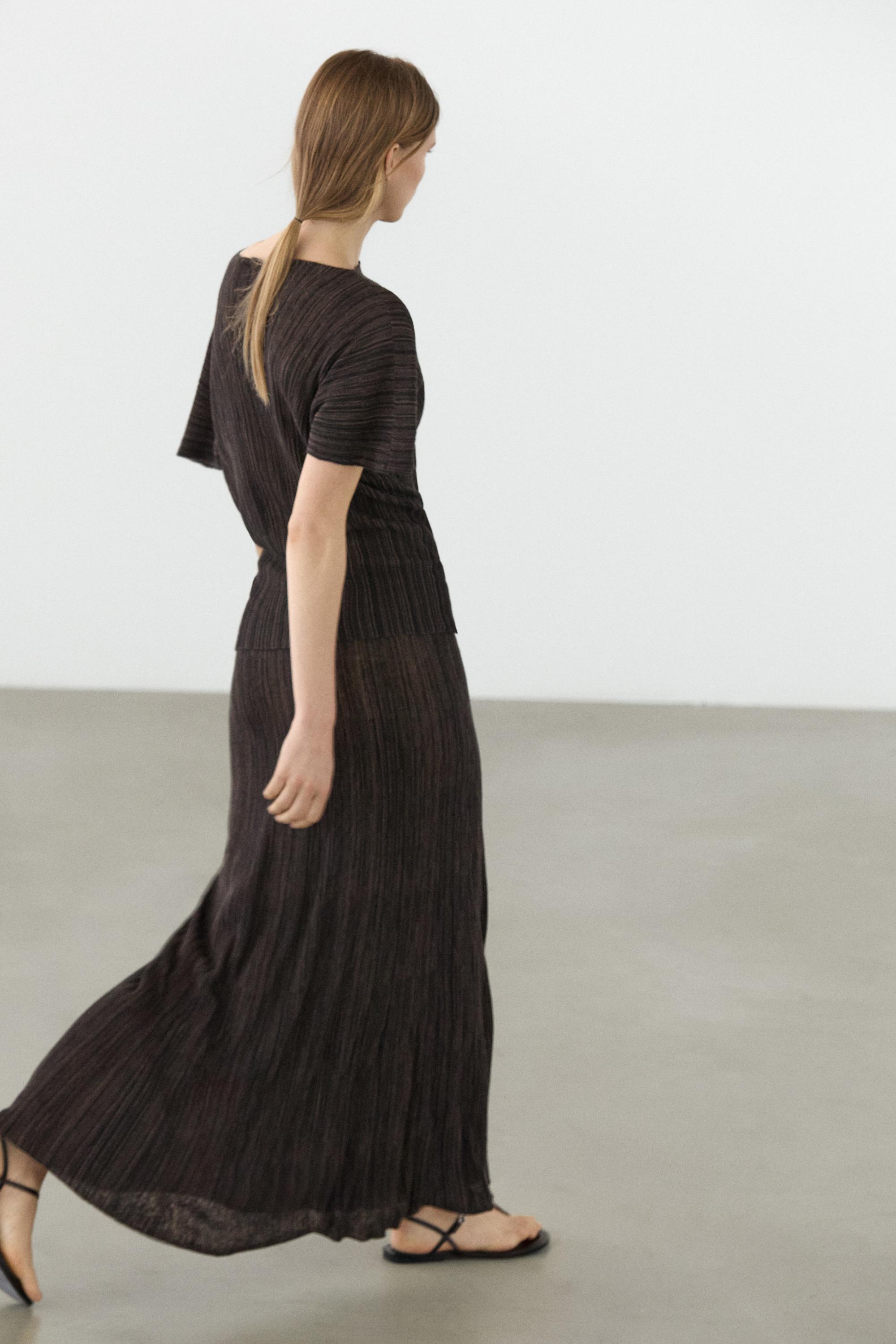 Total look pleated midi skirt with striped detail — Chocolate