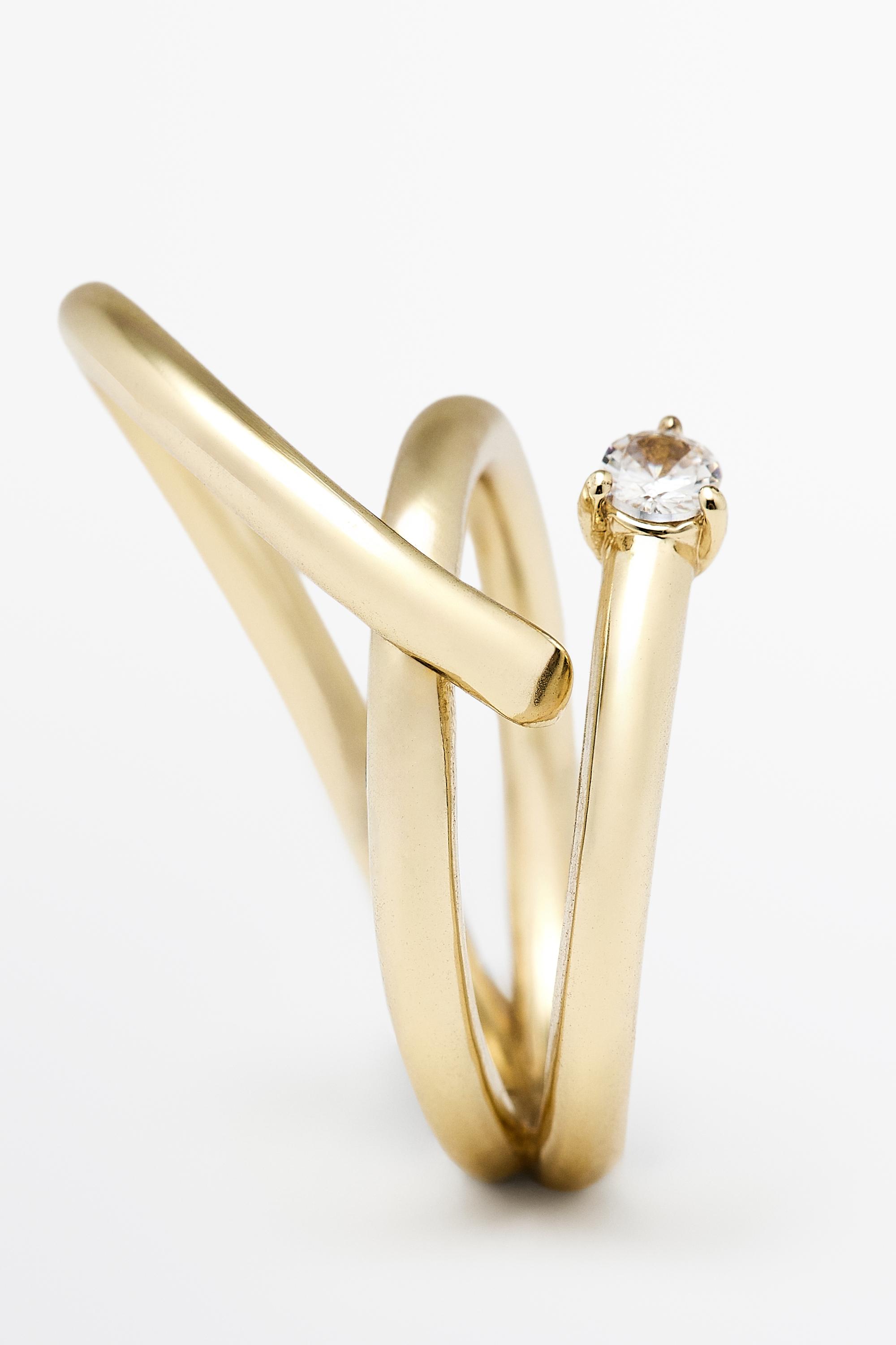 Wide shimmery volume ring — GOLDEN