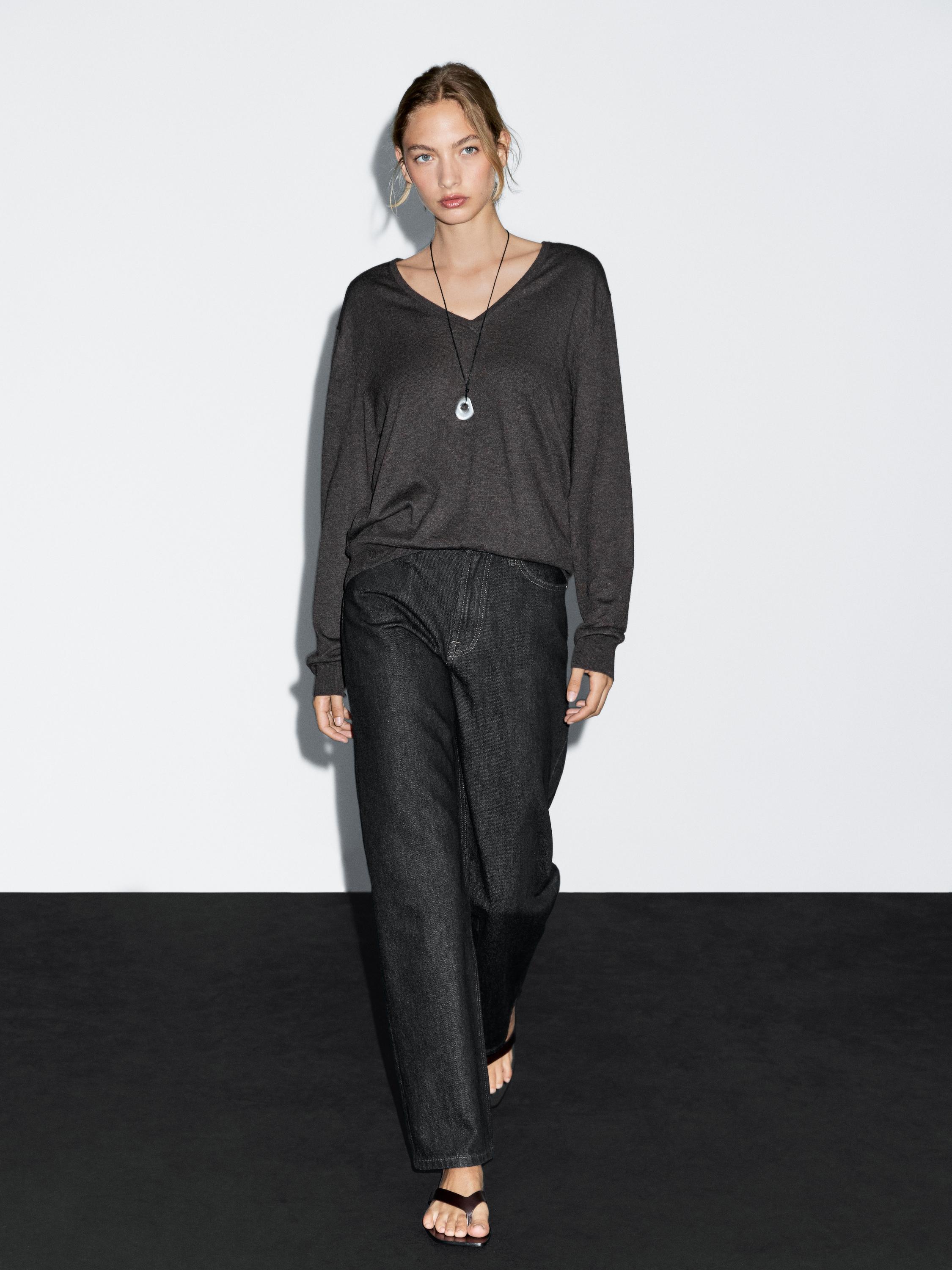 Straight-leg high-waist jeans