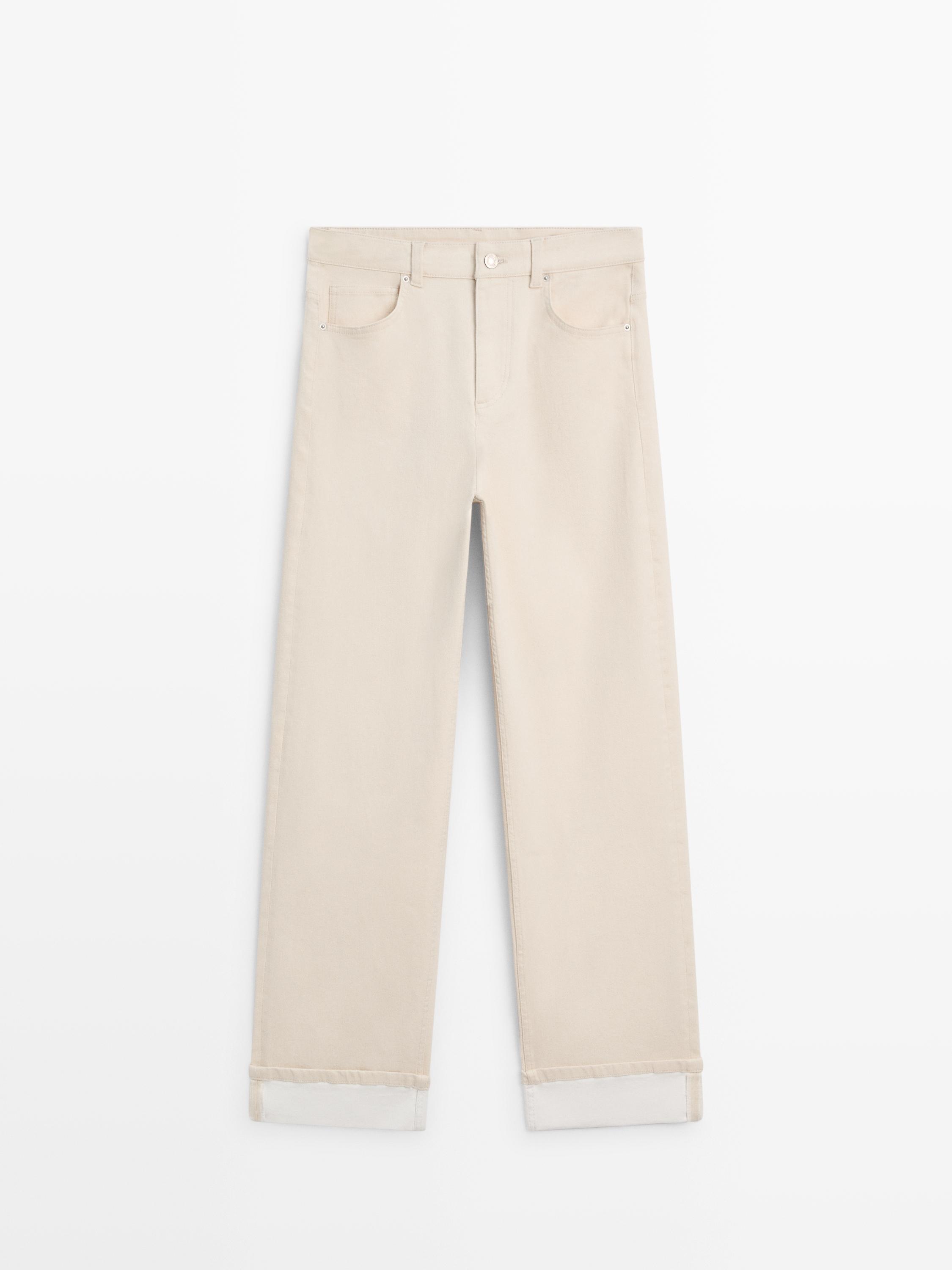 Straight-leg jeans with turn-up hems