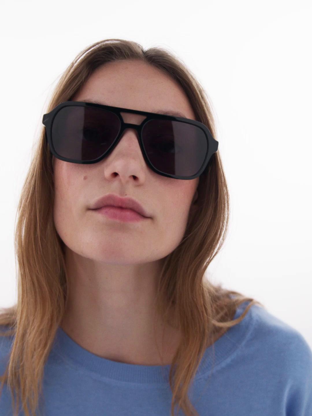 نظارة شمسية بنمط الطيار