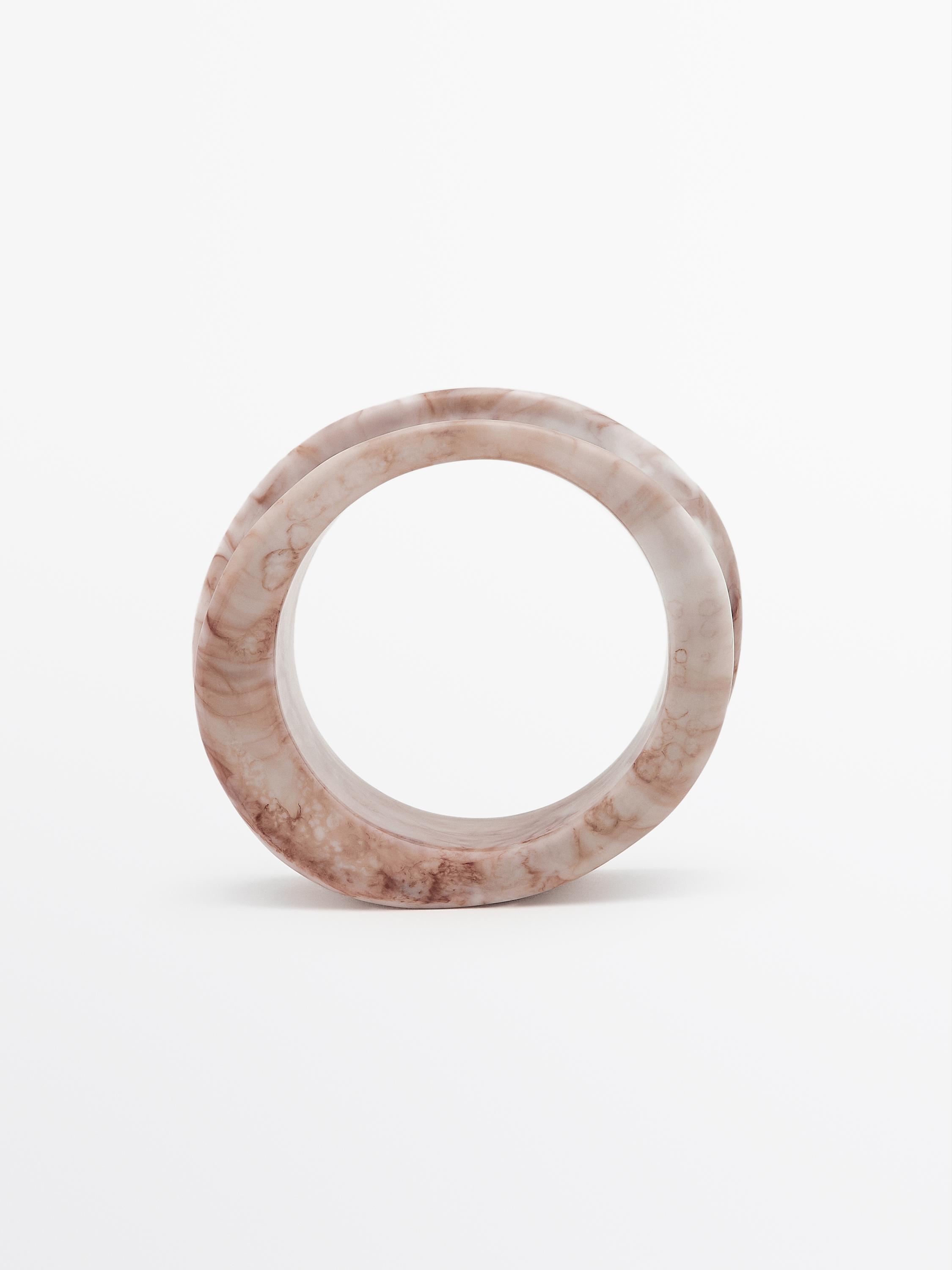 Marble-effect resin bracelet