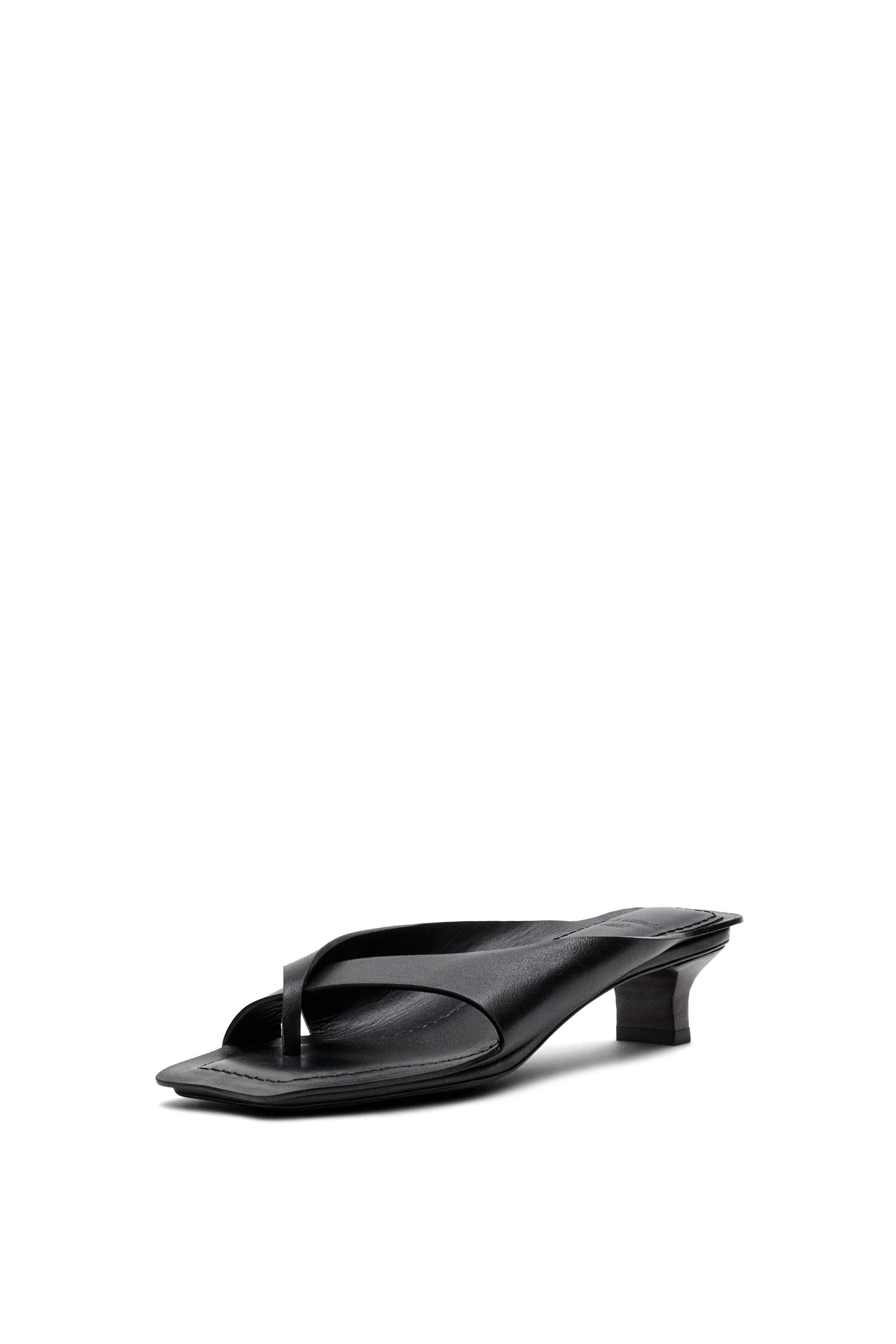 Leather heeled sandals - STUDIO — BLACK