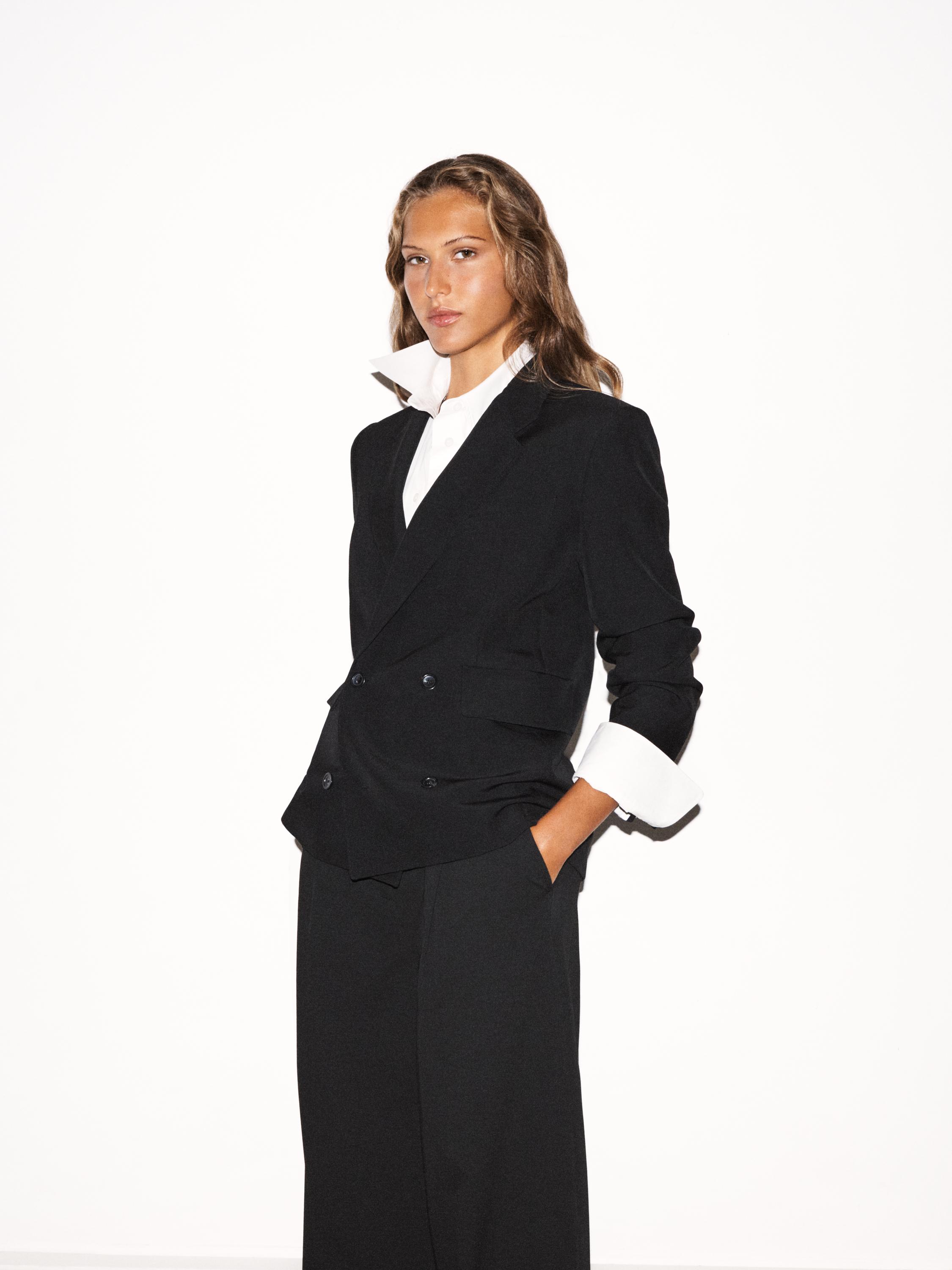 Blazer court croisé en laine mélangée