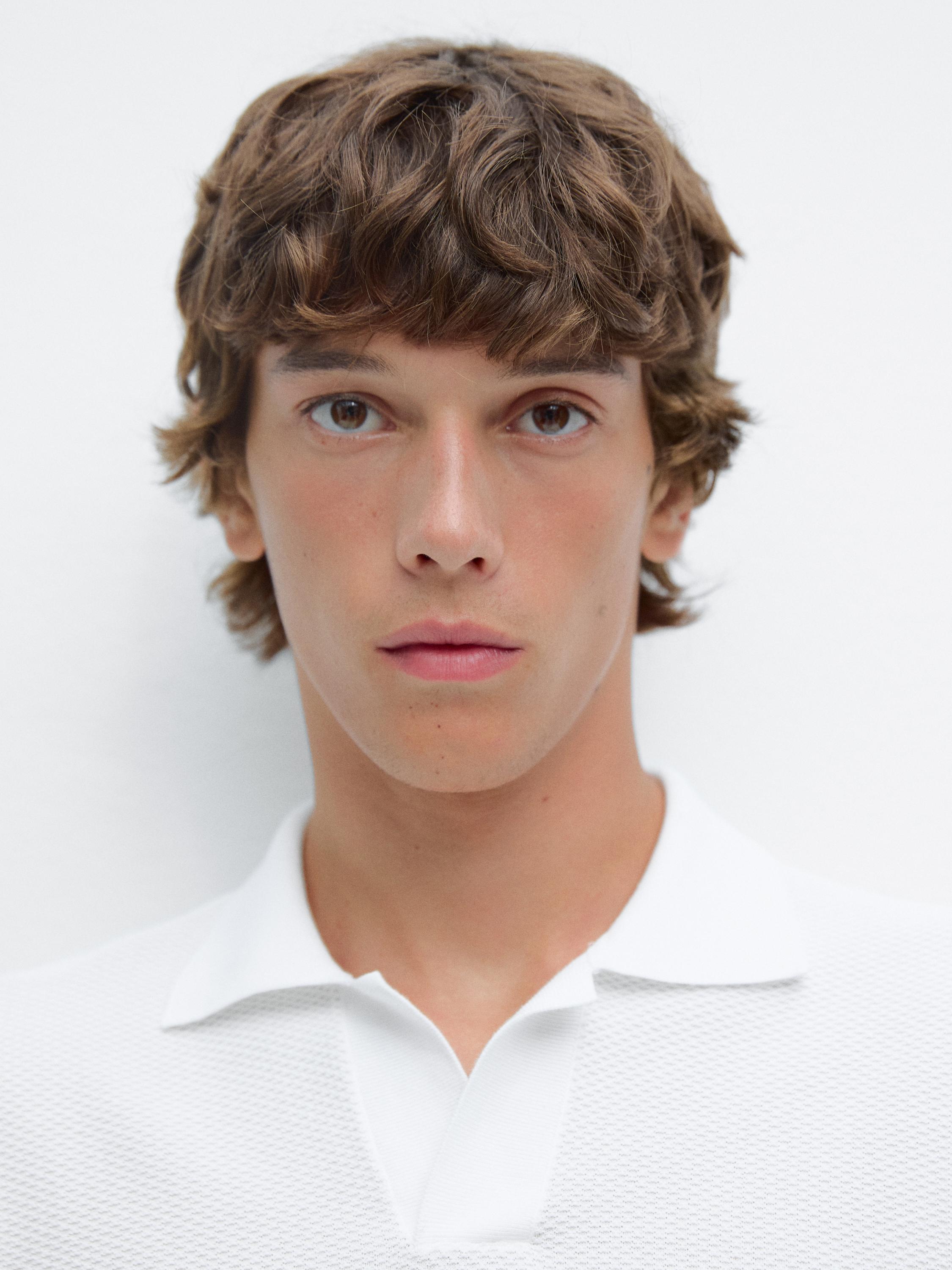 Textured knit short sleeve polo shirt